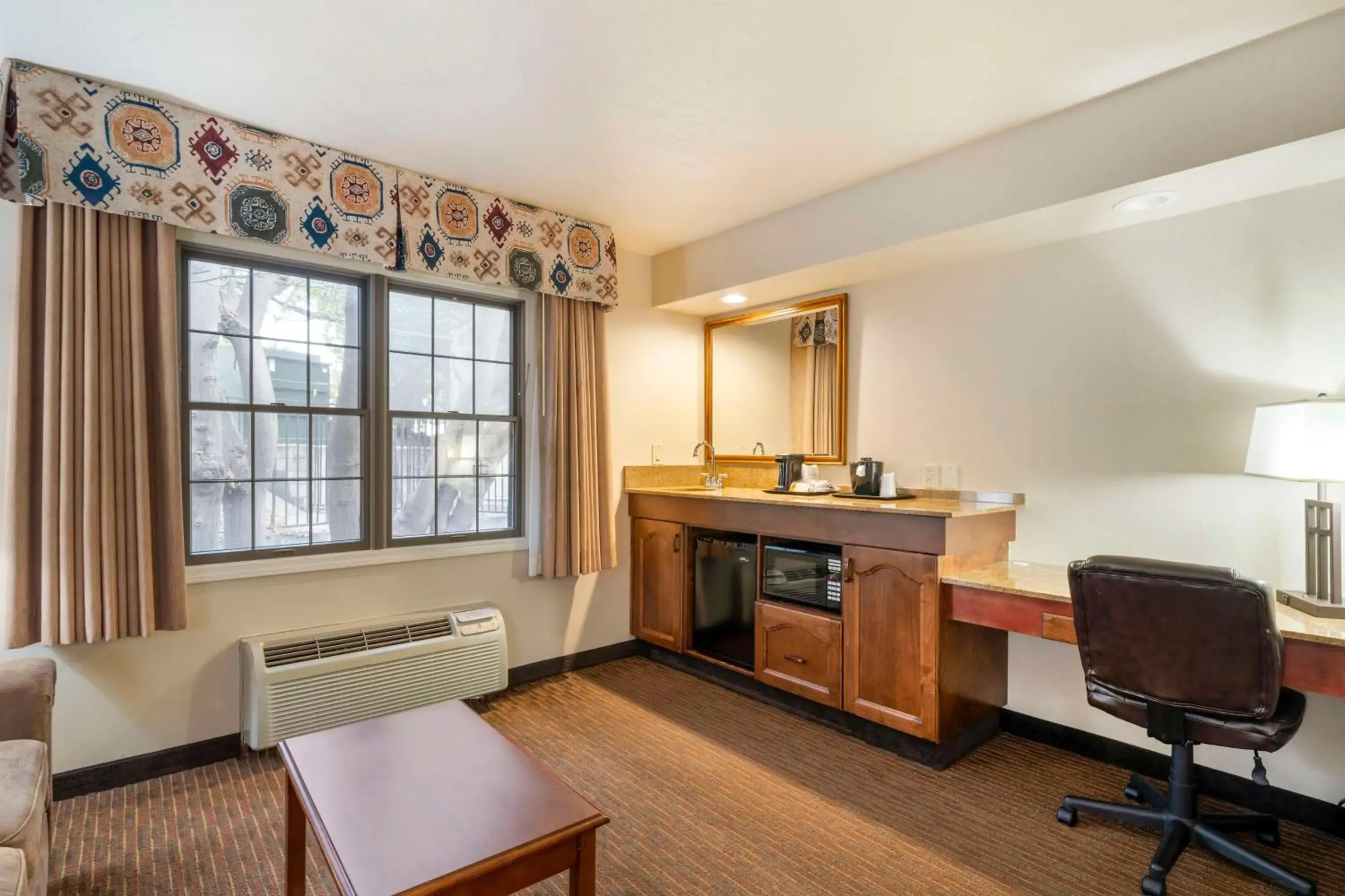 Bedroom in Best Western Casa Grande Inn Bedroom in Best Western Casa Grande Inn