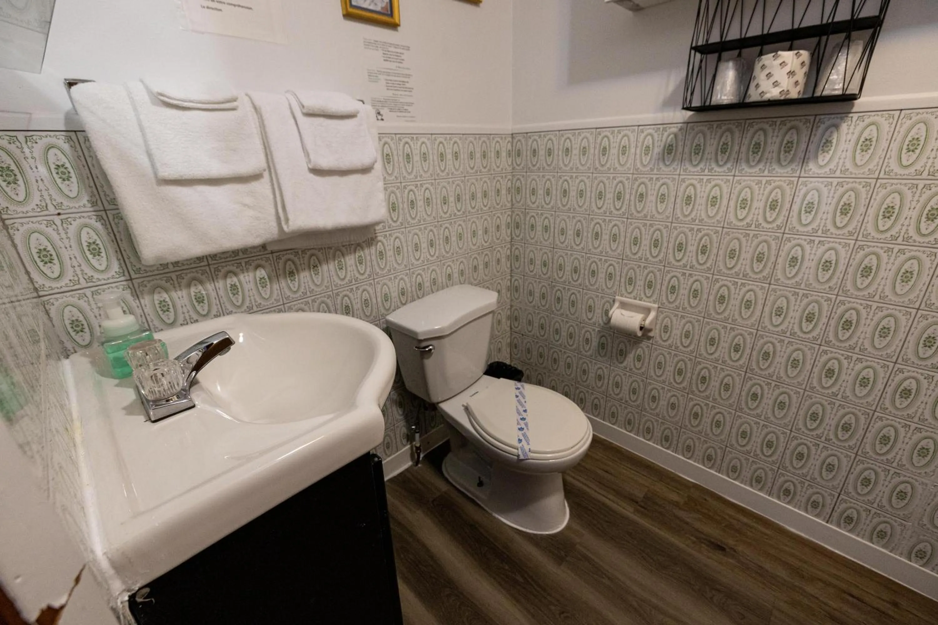 Bathroom in Motel Deblois