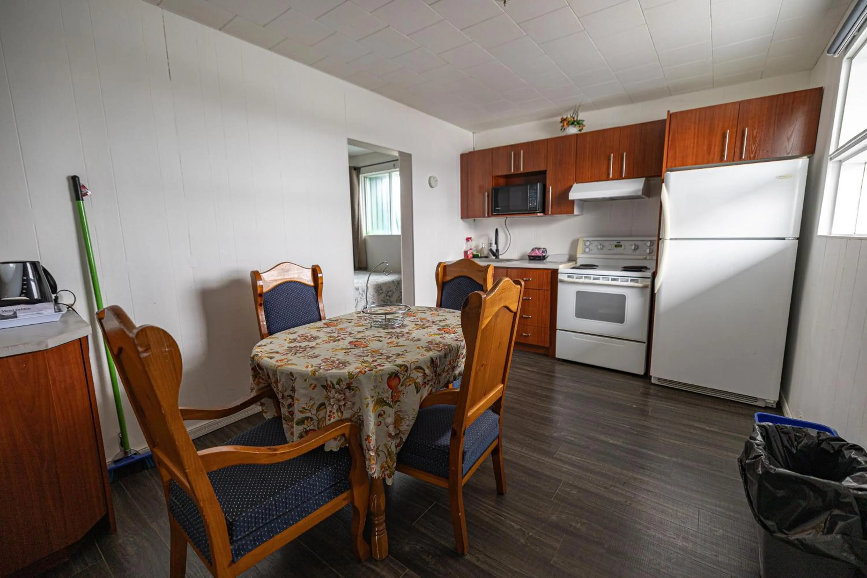 Kitchen or kitchenette in Motel Deblois