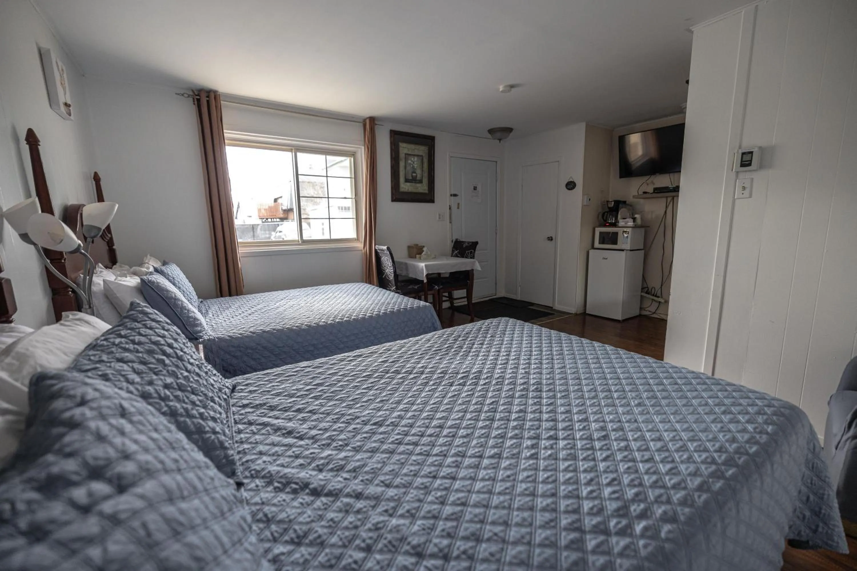 Photo of the whole room, Bed in Motel Deblois