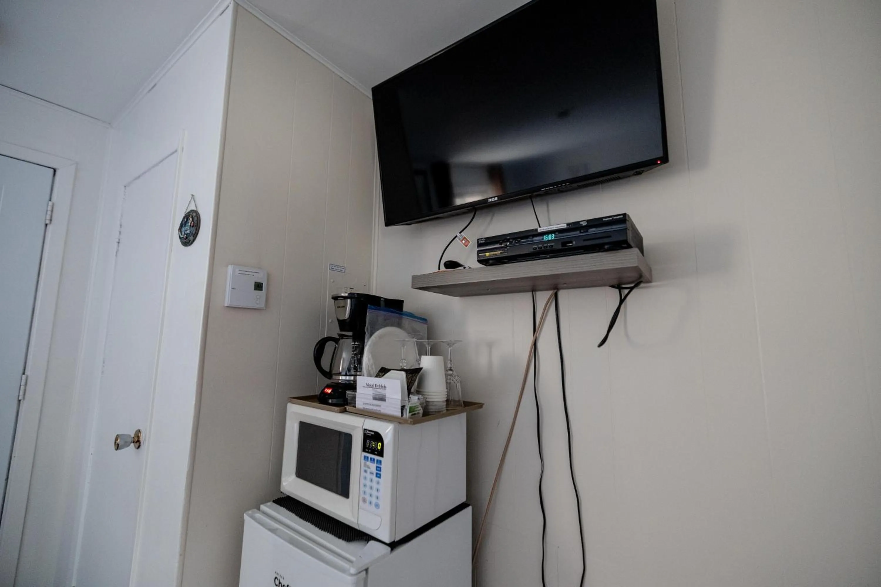 TV and multimedia in Motel Deblois