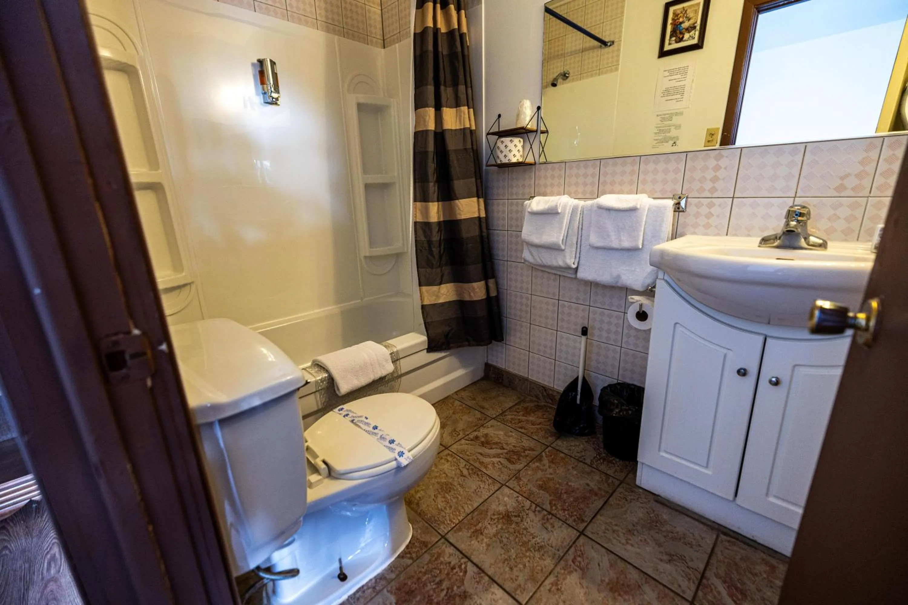 Bathroom in Motel Deblois
