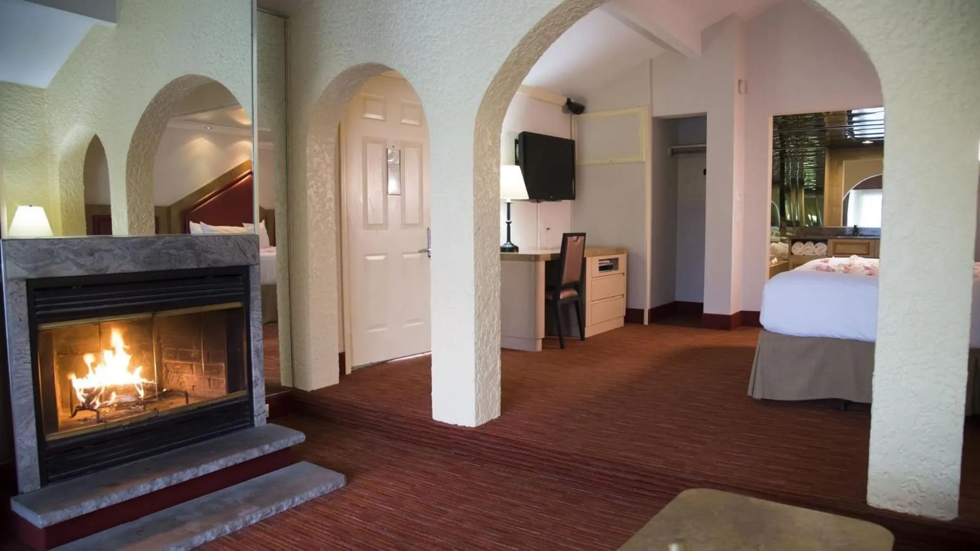 Bed in Paradise Stream Resort