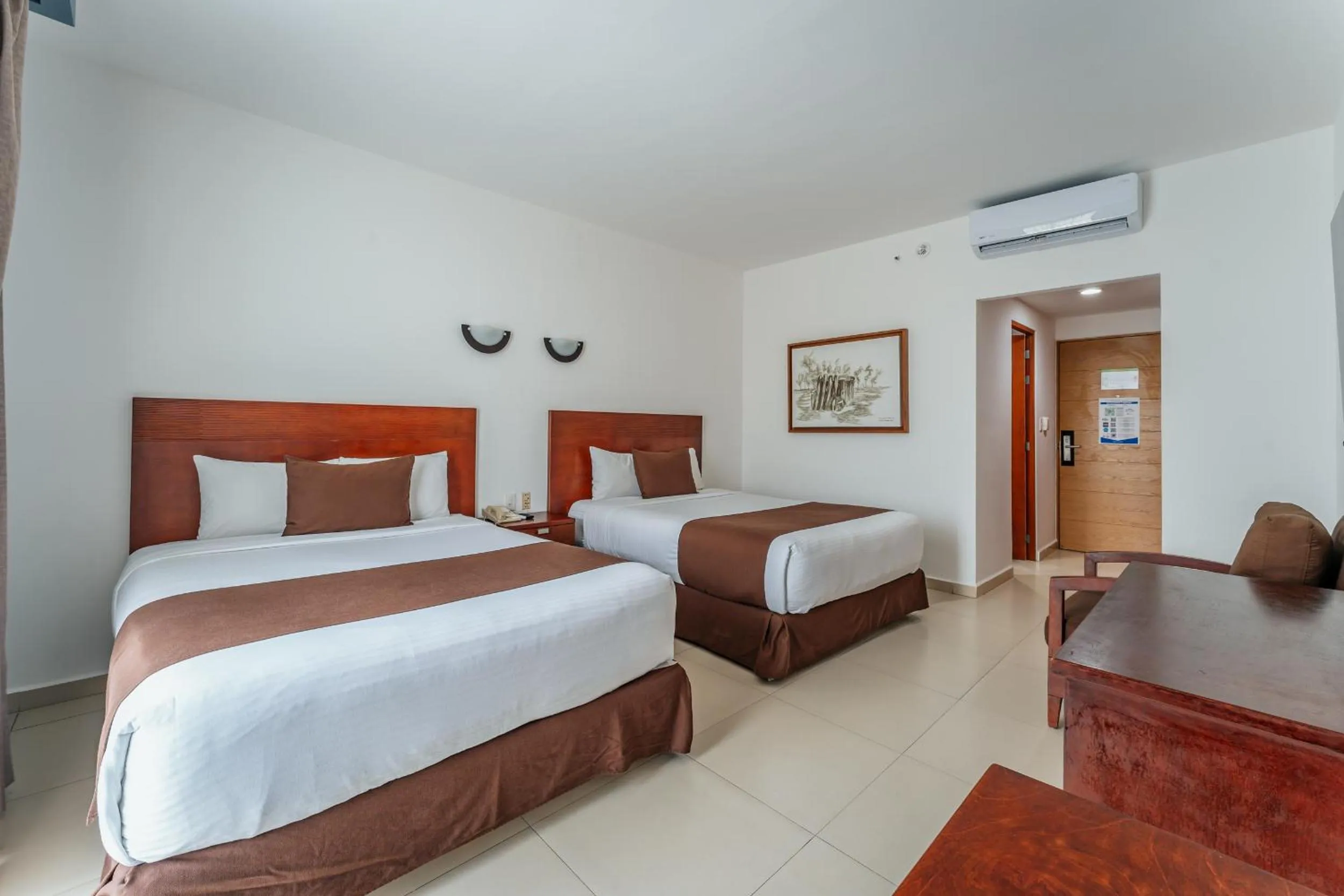 Photo of the whole room, Bed in Hotel La Venta Inn Villahermosa