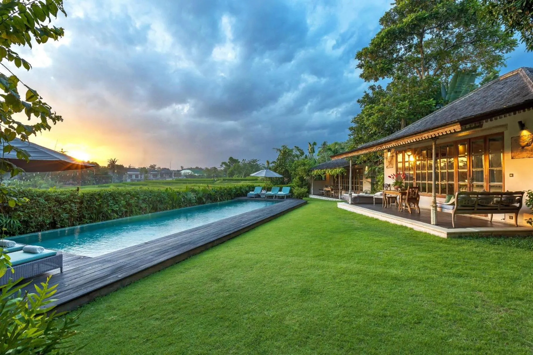 Pool view in Villa Artis