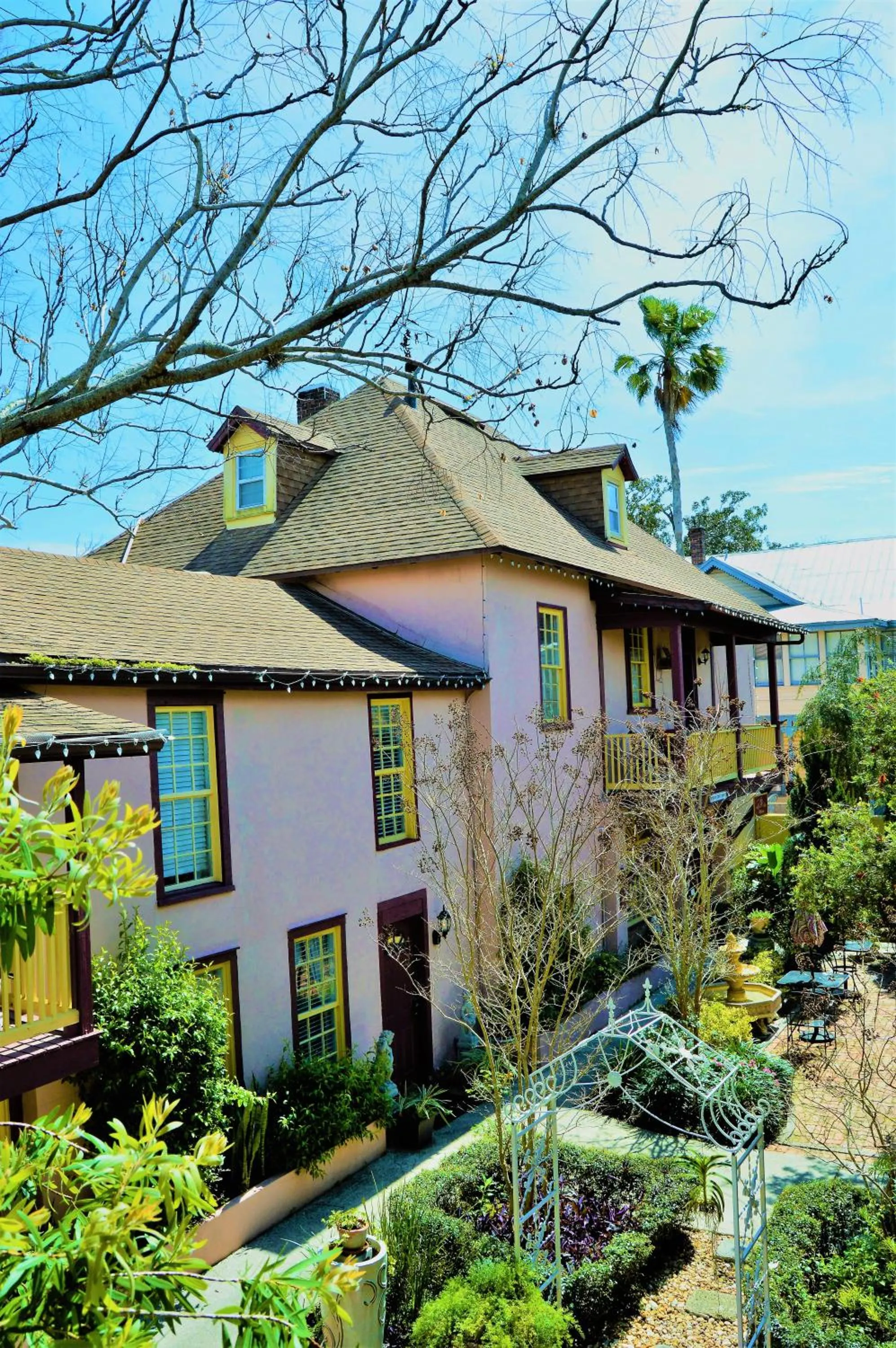 Property building in Casa De Solana Bed and Breakfast