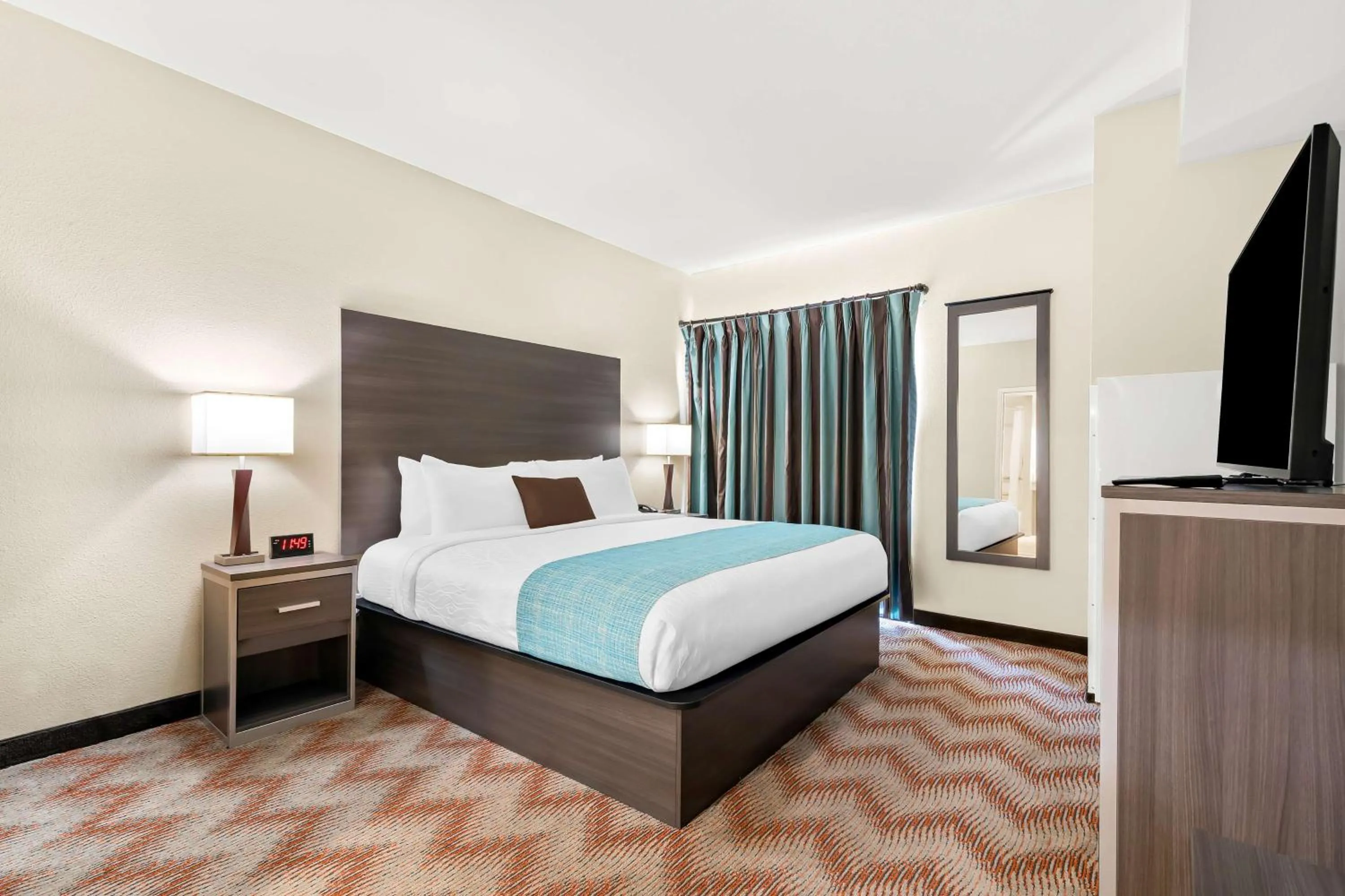 Bedroom, Bed in Best Western Plus Irvine Spectrum Hotel
