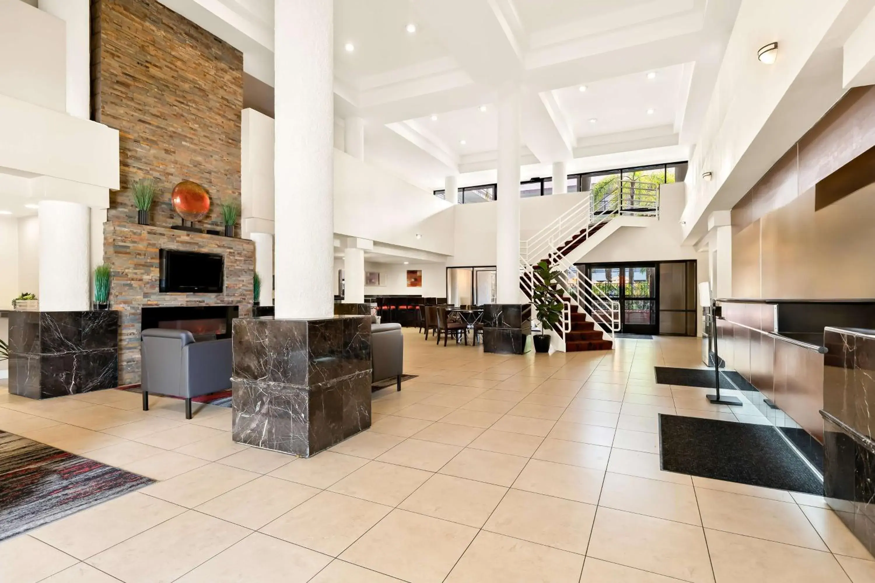 Lobby or reception in Best Western Plus Irvine Spectrum Hotel Lobby or reception in Best Western Plus Irvine Spectrum Hotel