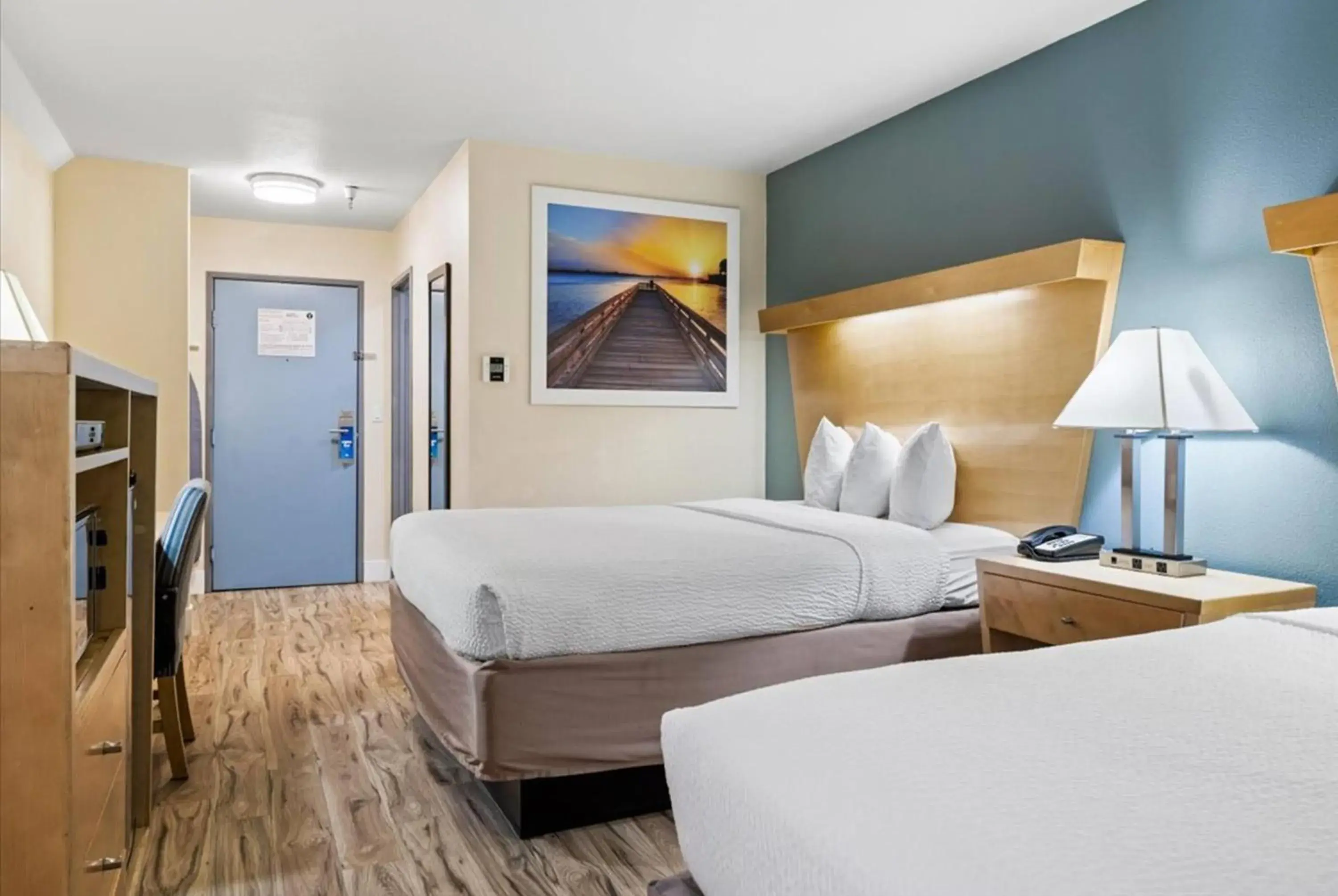 Standard Queen Room with Two Queen Beds in Days Inn by Wyndham Woodland Standard Queen Room with Two Queen Beds in Days Inn by Wyndham Woodland