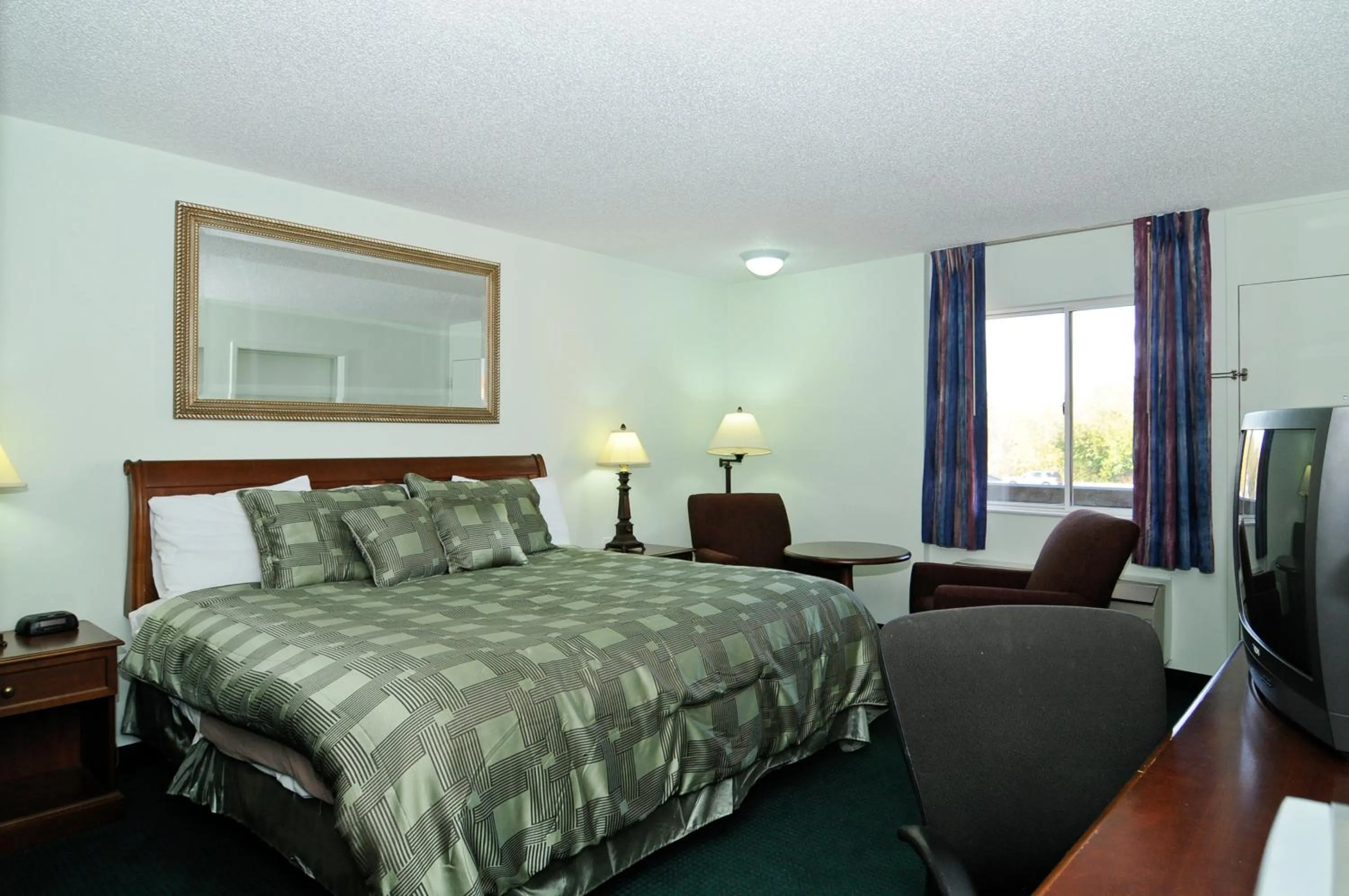 Bedroom, Bed in Motel 6 Harrisburg PA Near PA Expo Center