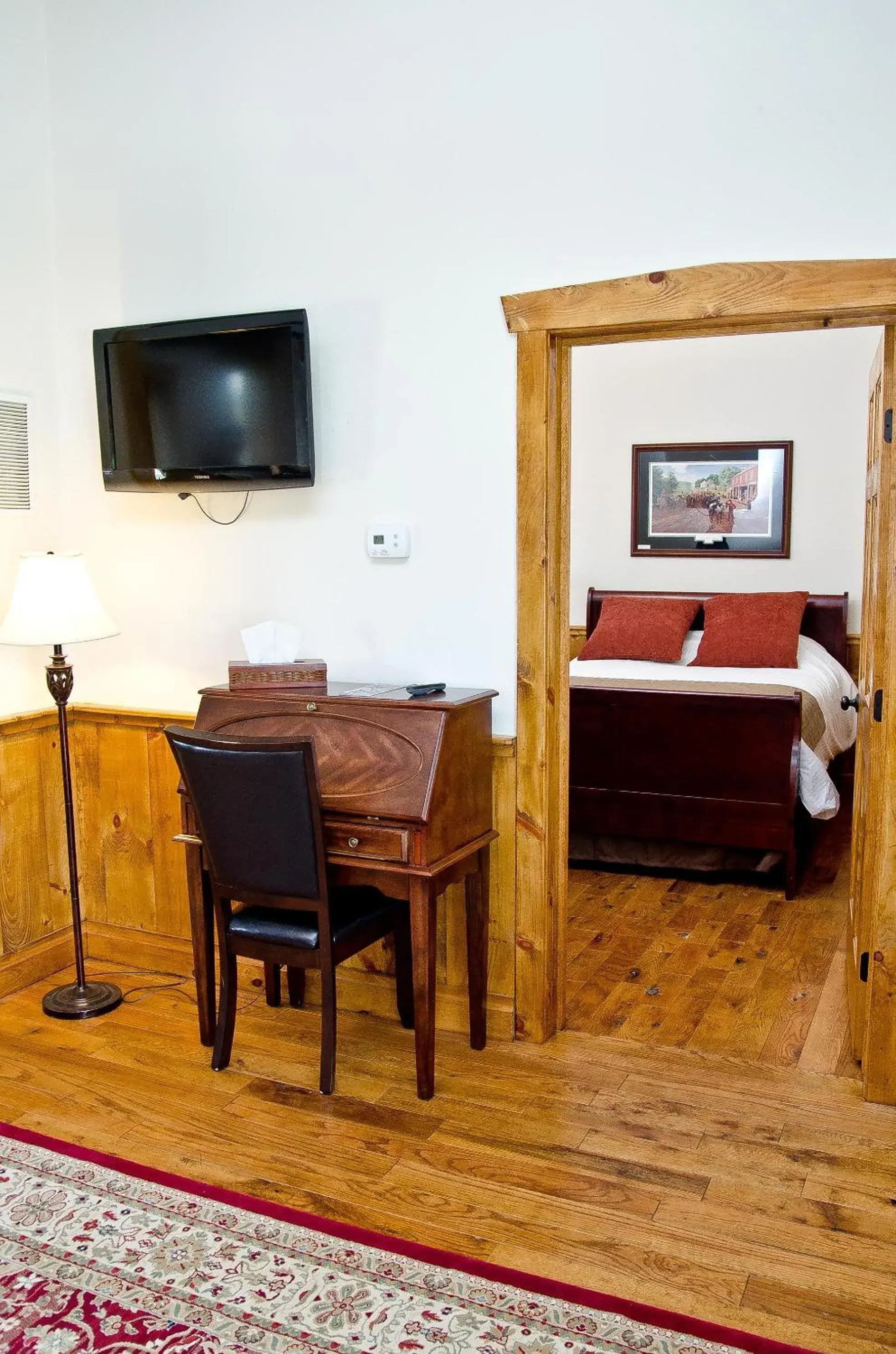Bed, TV/Entertainment Center in The Lodges At Gettysburg
