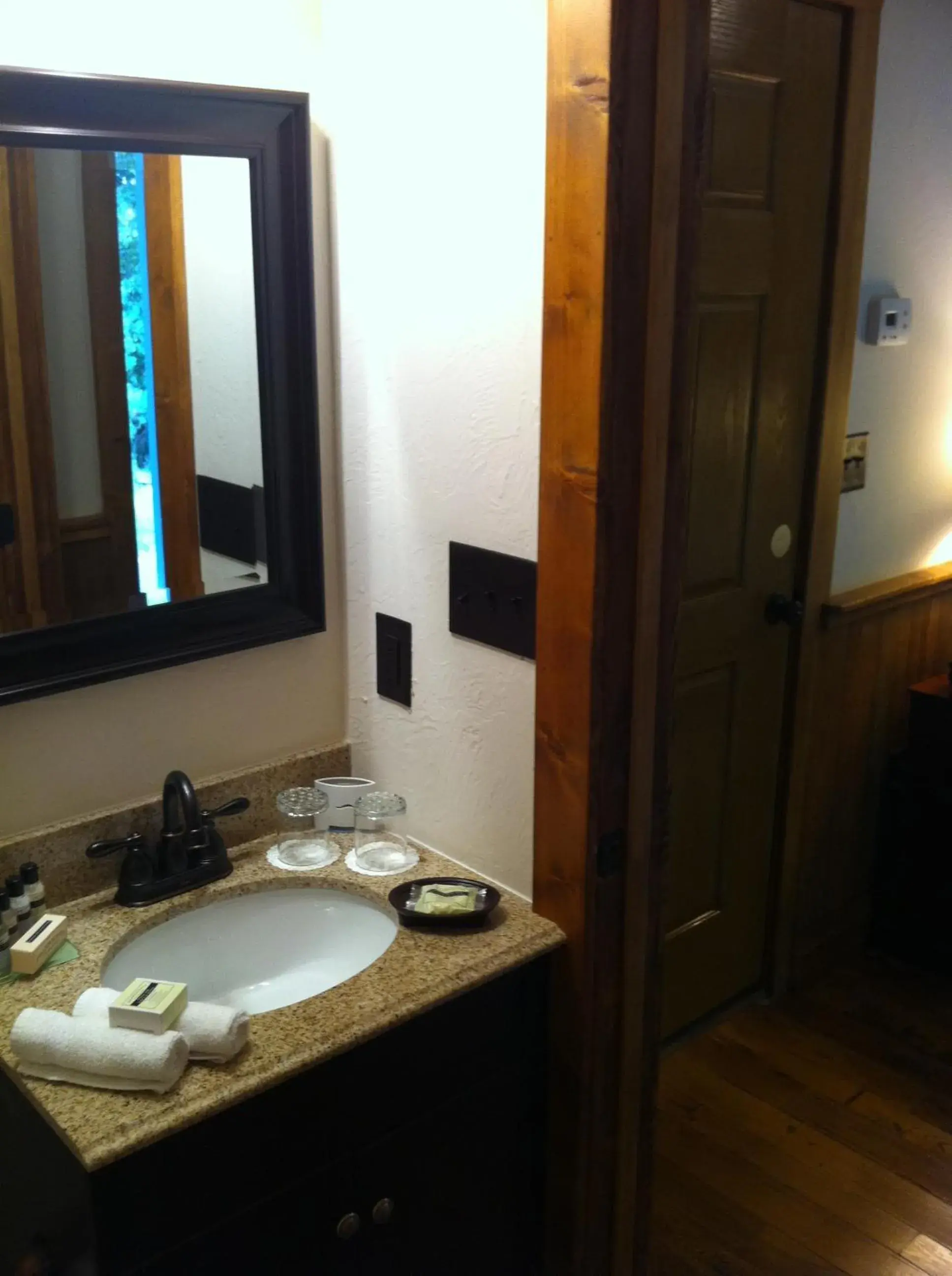 Toilet, Bathroom in The Lodges At Gettysburg