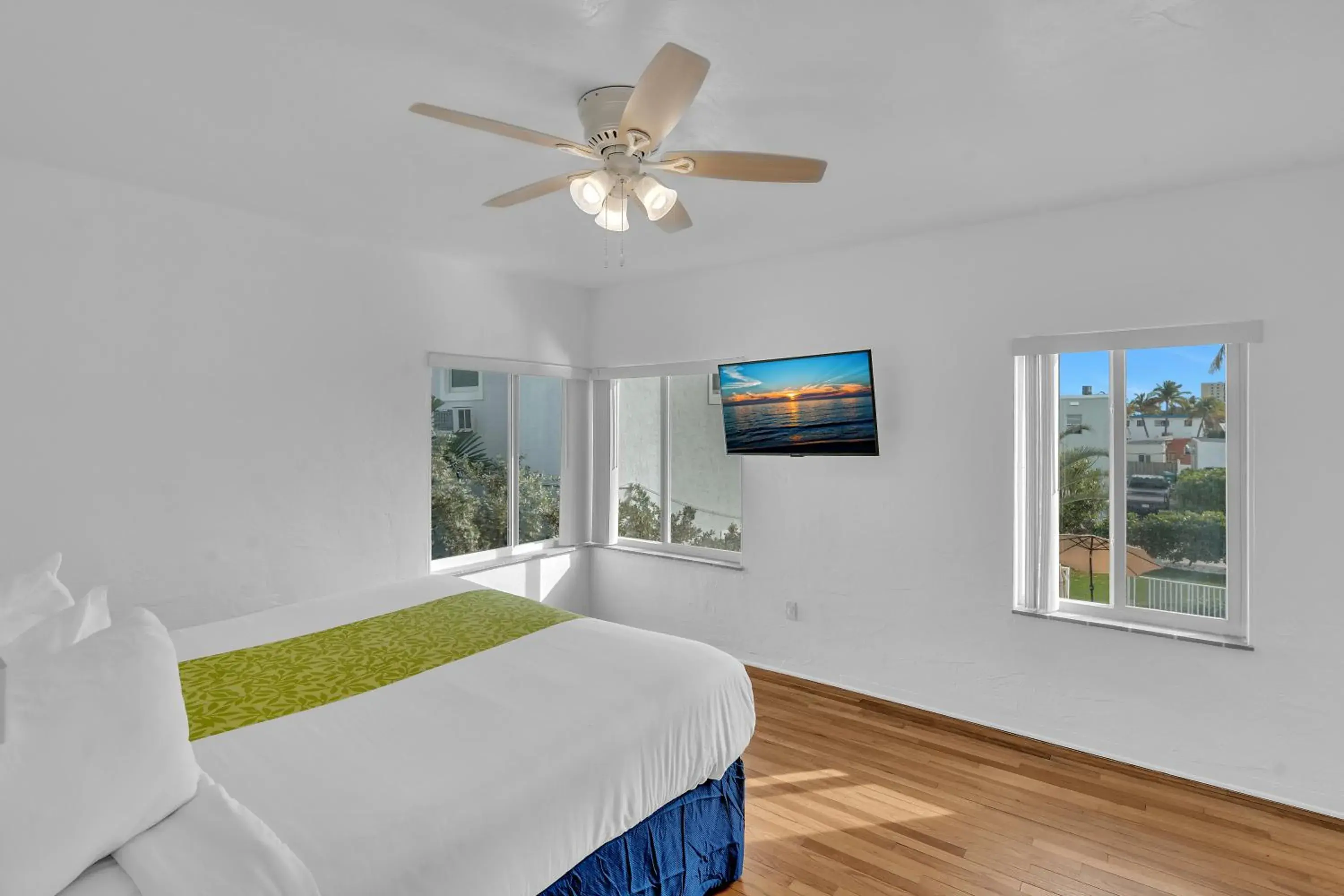 Bed in Silver Spray Motel Bed in Silver Spray Motel