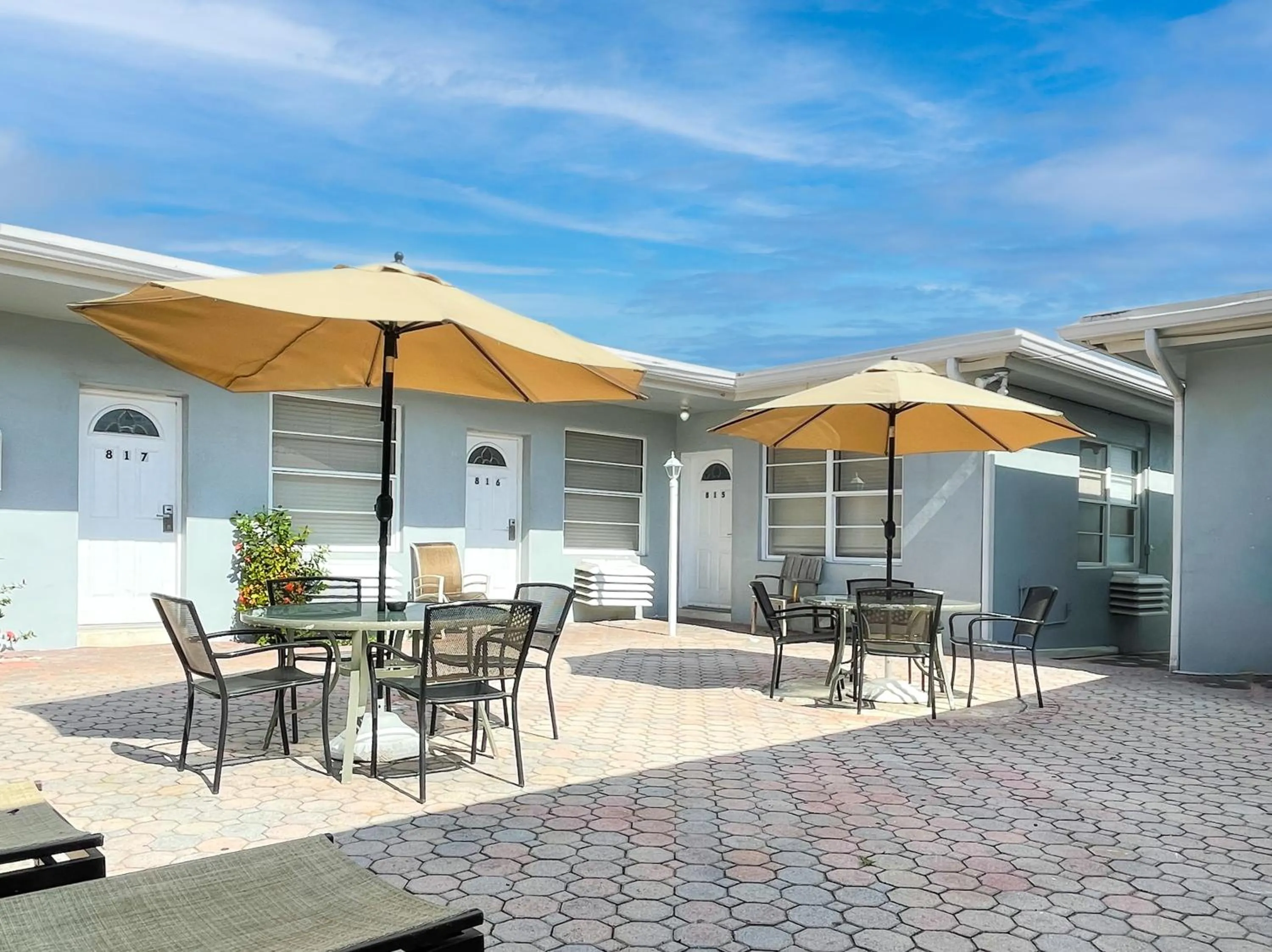 Balcony/Terrace in Silver Spray Motel