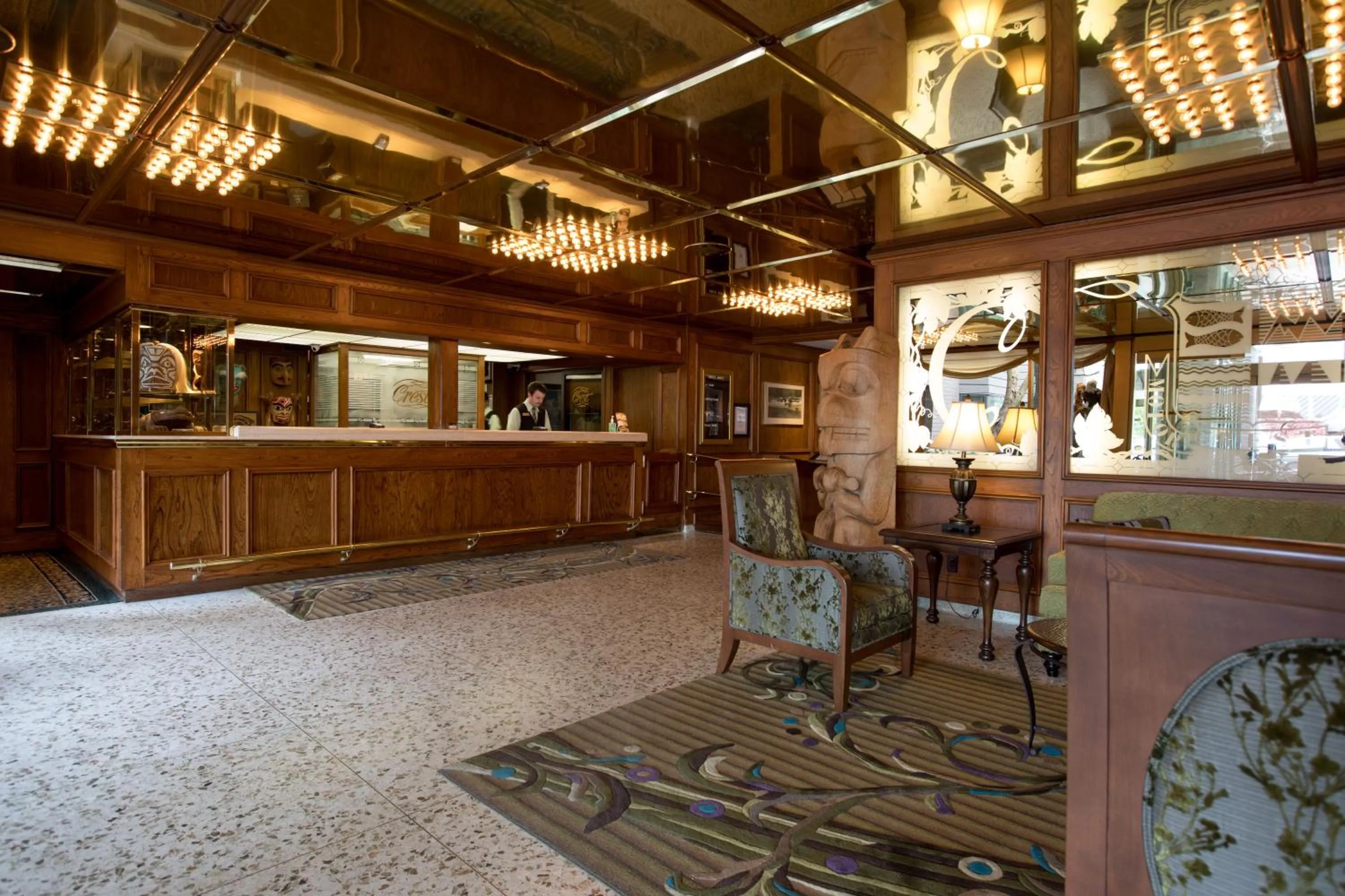 Lounge or bar in Crest Hotel