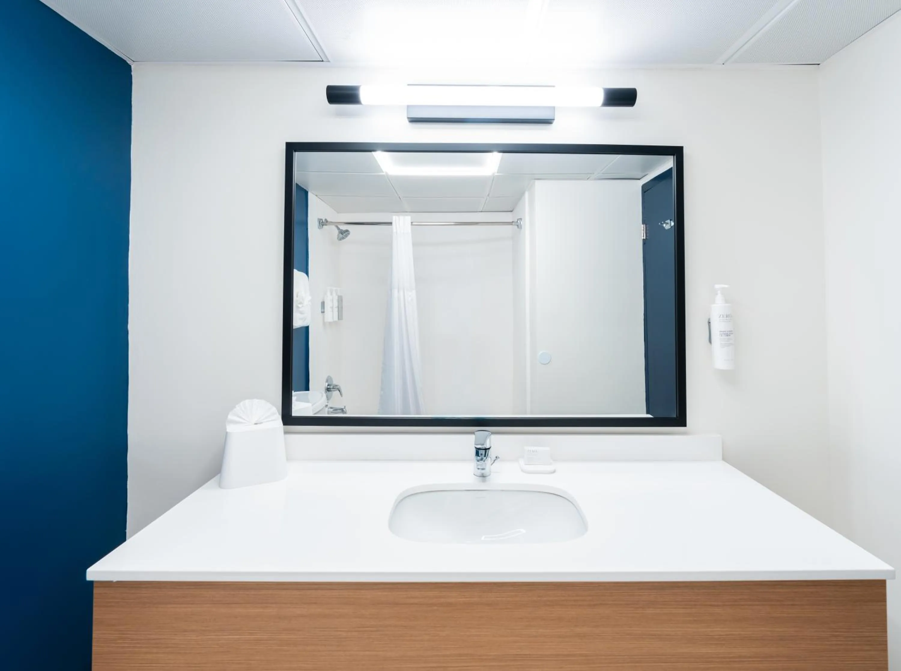 Bathroom in Spark by Hilton Ponce