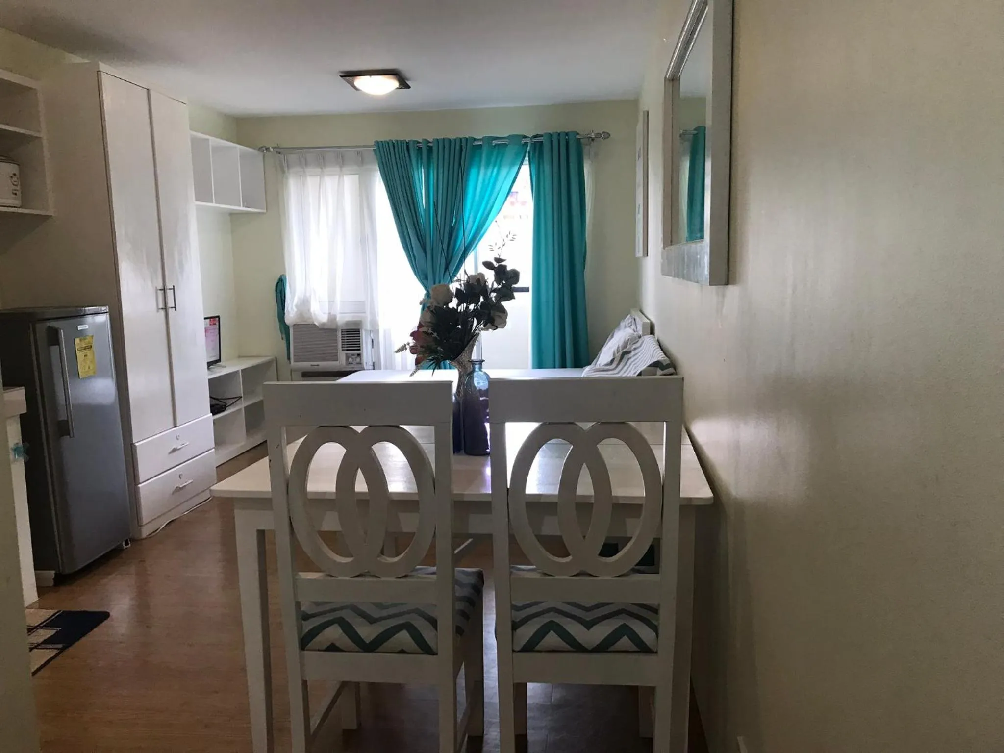 Dining area in Kara's Suite