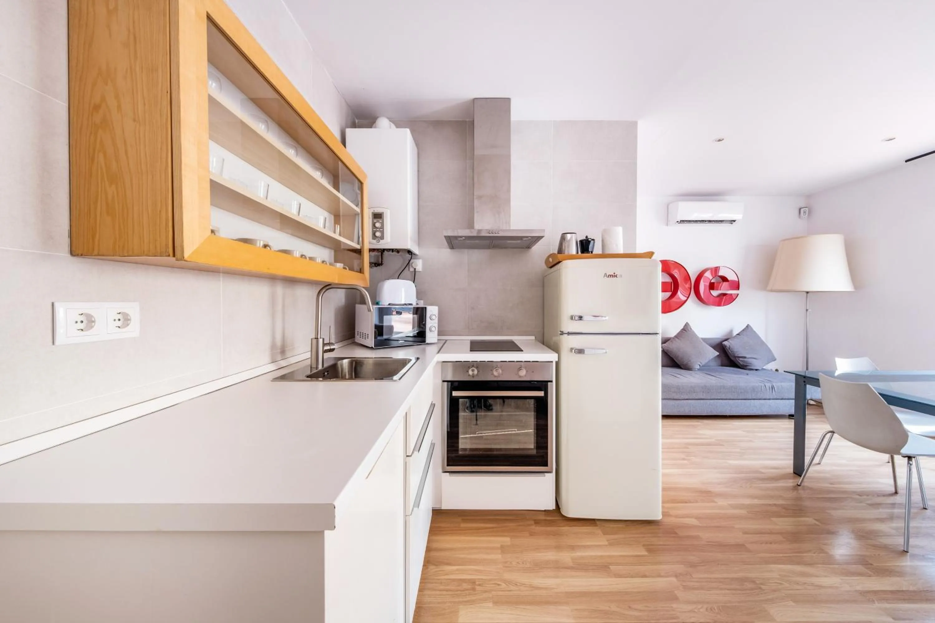 Kitchen or kitchenette in AinB Barcelona Sants Apartments