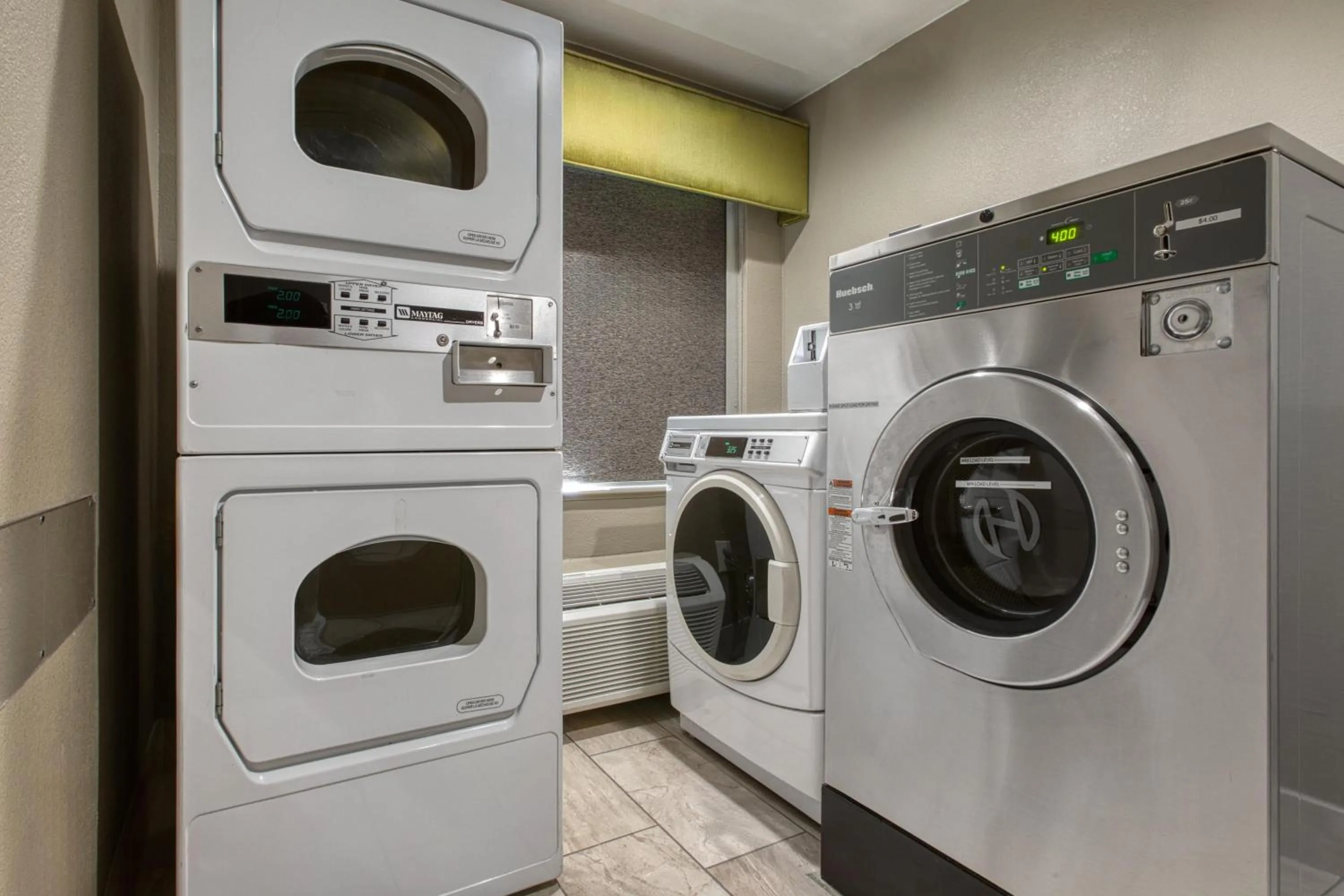 Property building in Best Western North Phoenix Hotel