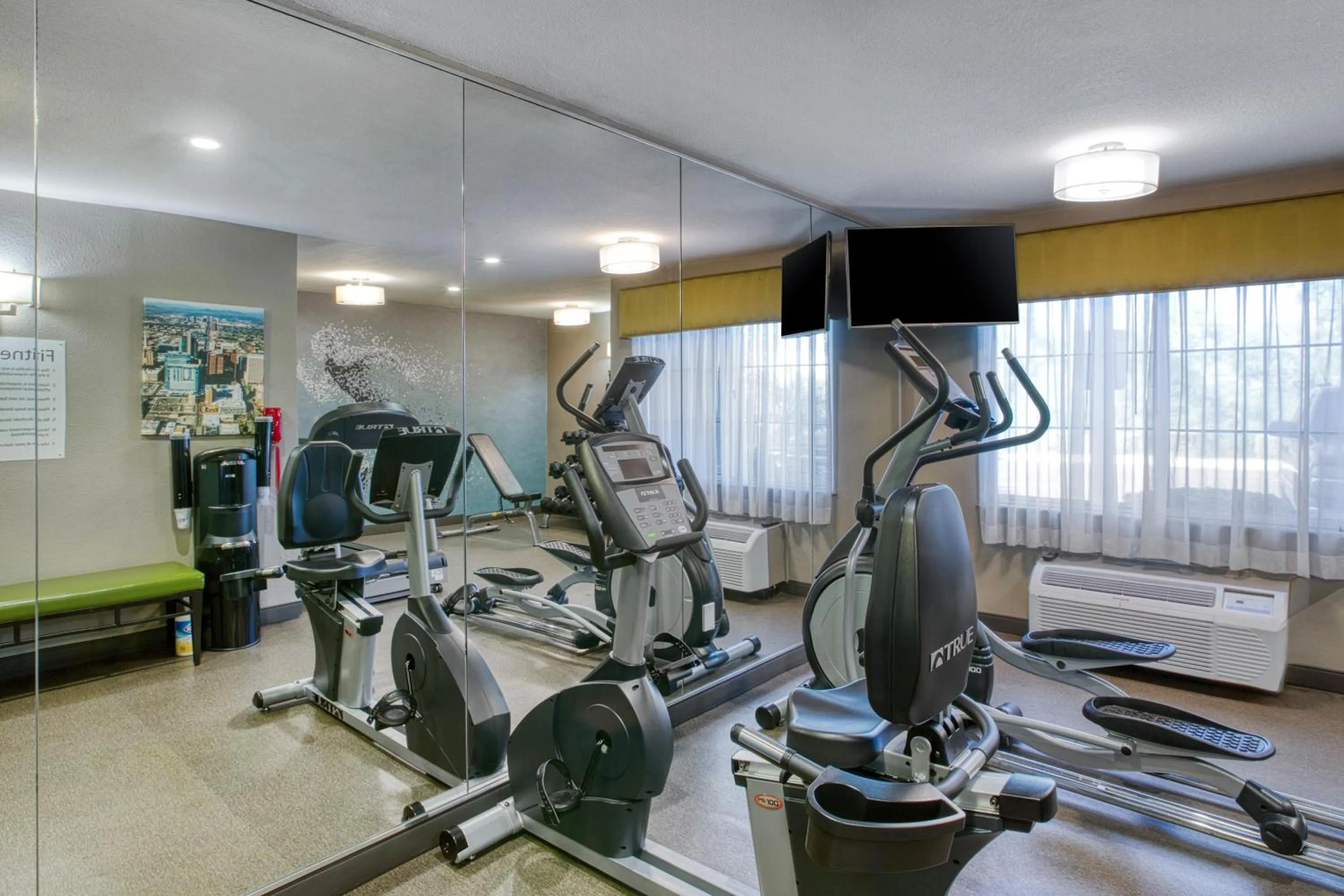 Fitness centre/facilities in Best Western North Phoenix Hotel