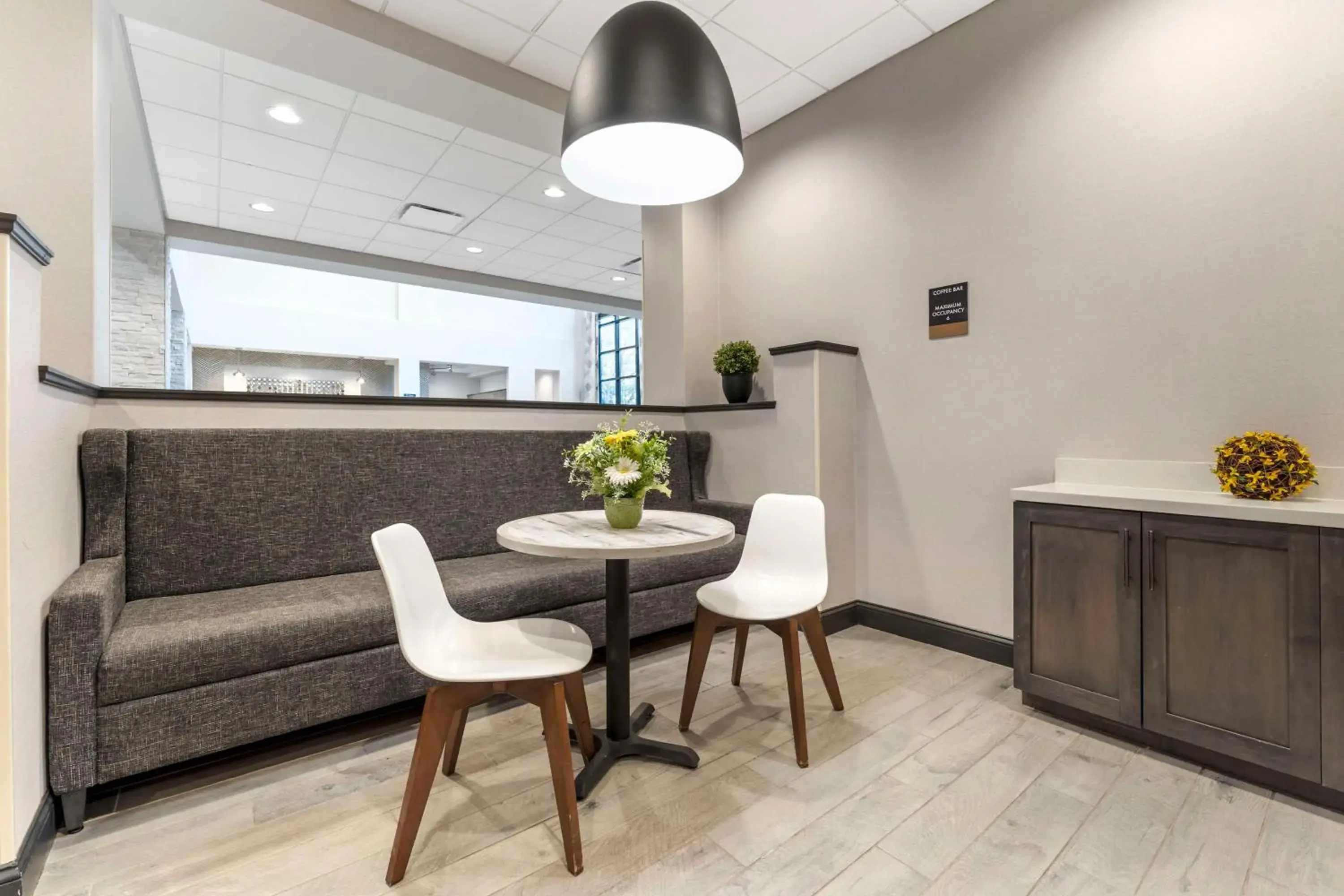 Property building in Best Western Plus Cranberry-Pittsburgh North Property building in Best Western Plus Cranberry-Pittsburgh North