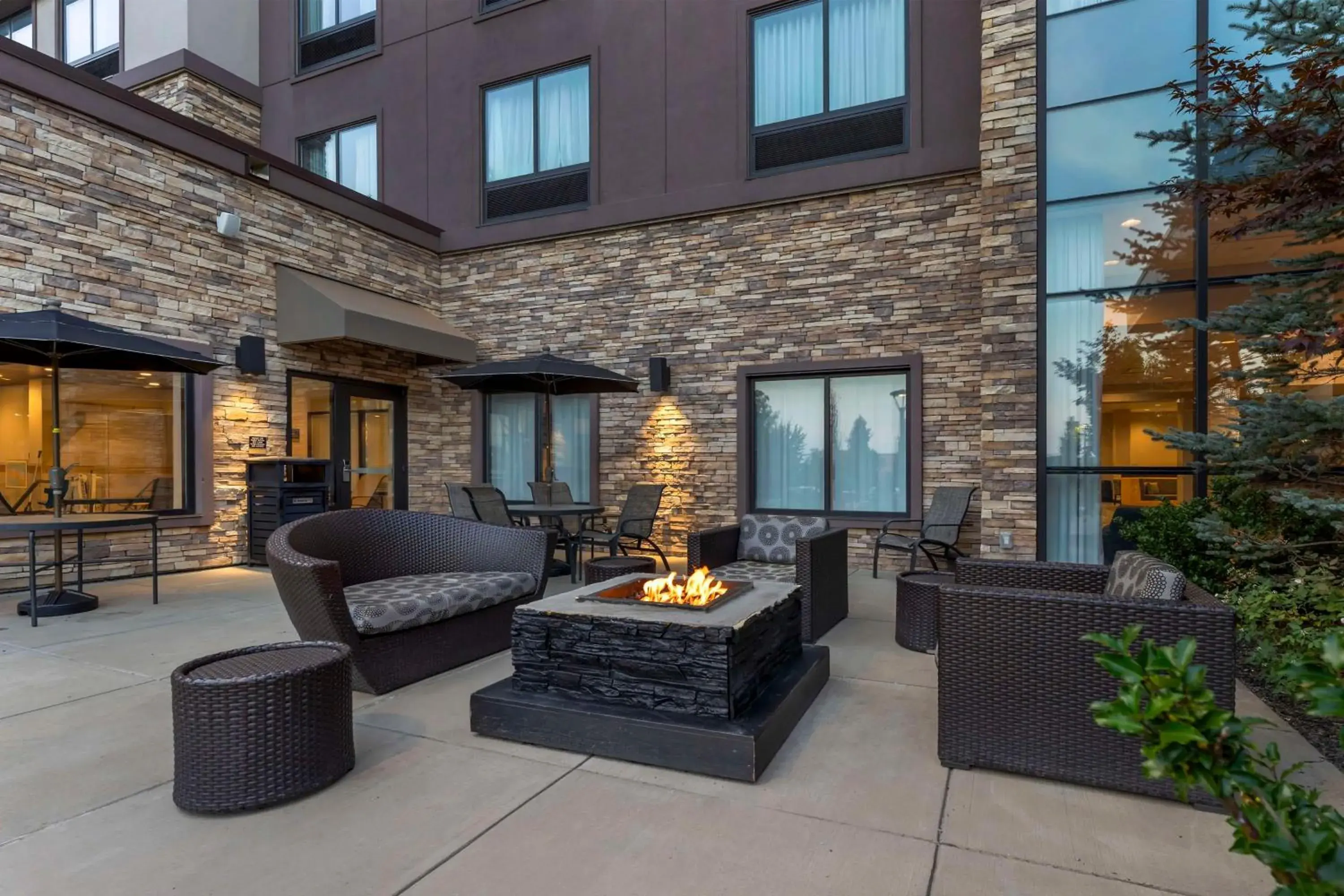 Property building in Best Western Plus Cranberry-Pittsburgh North Property building in Best Western Plus Cranberry-Pittsburgh North