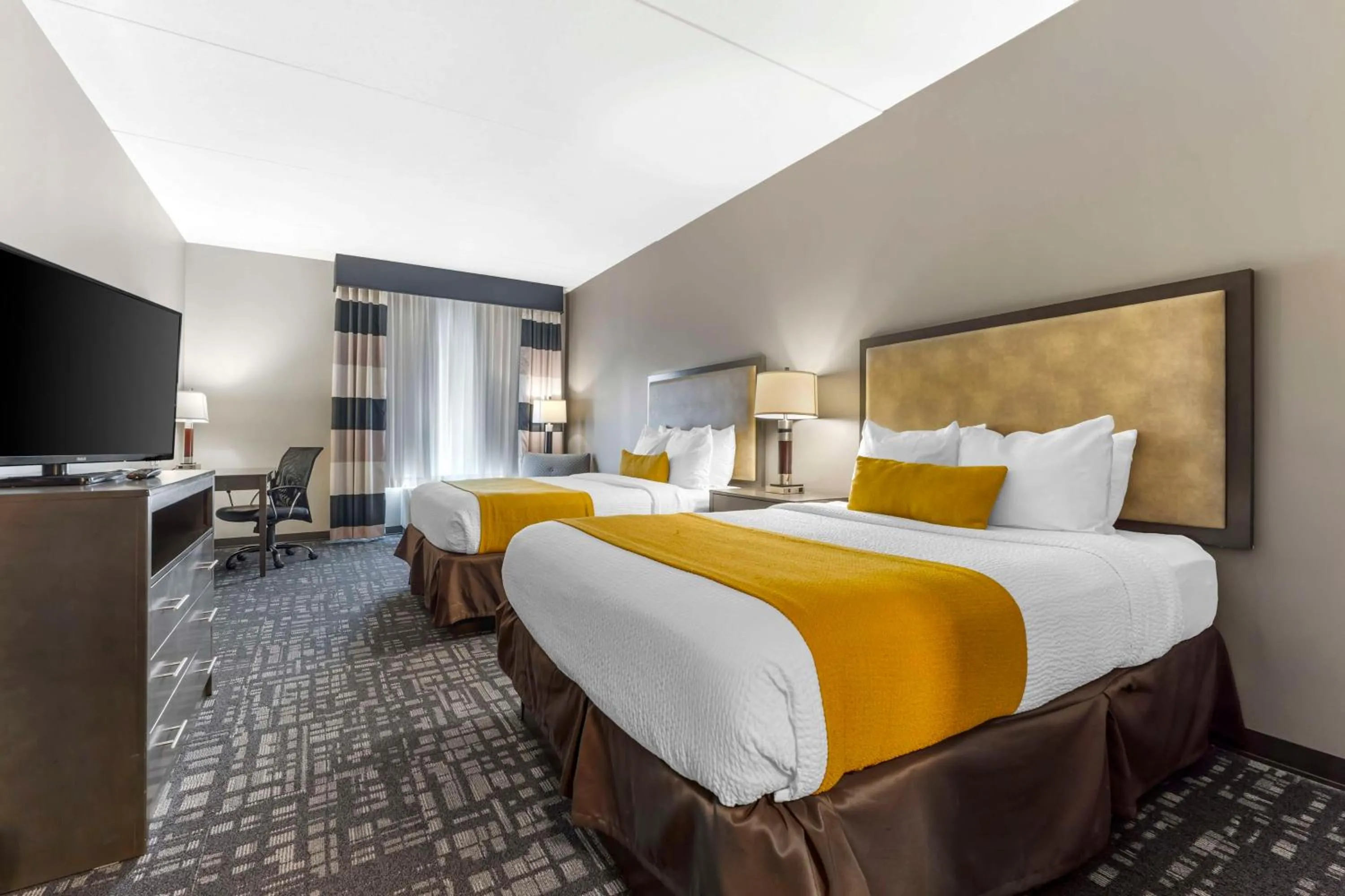 Bedroom in Best Western Plus Cranberry-Pittsburgh North