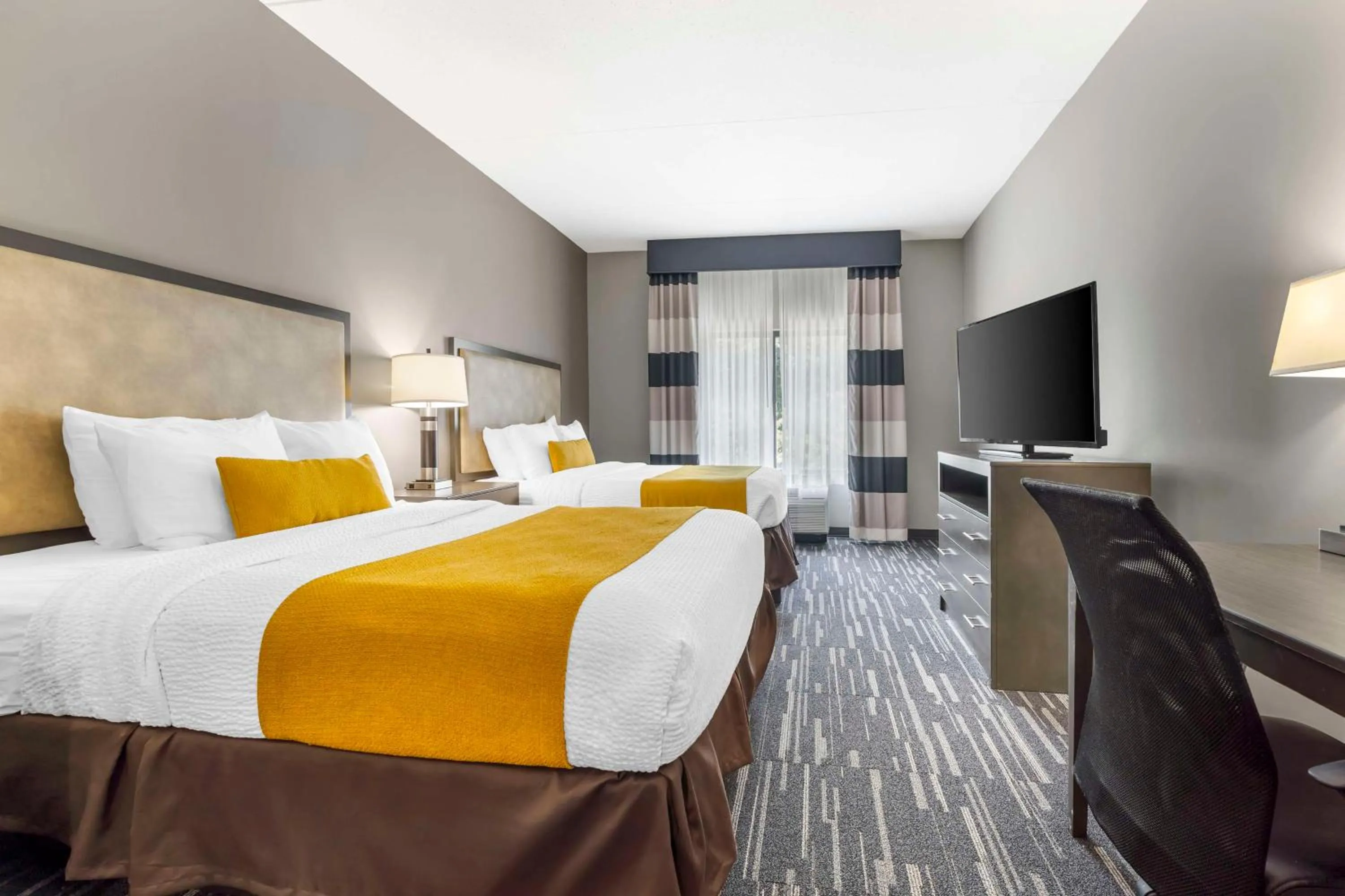 Bedroom in Best Western Plus Cranberry-Pittsburgh North