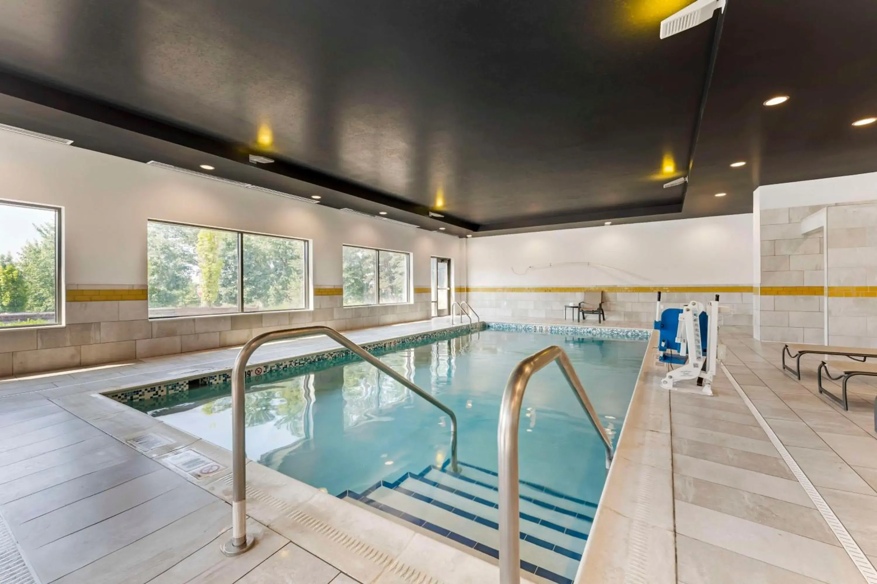 Pool view in Best Western Plus Cranberry-Pittsburgh North Pool view in Best Western Plus Cranberry-Pittsburgh North