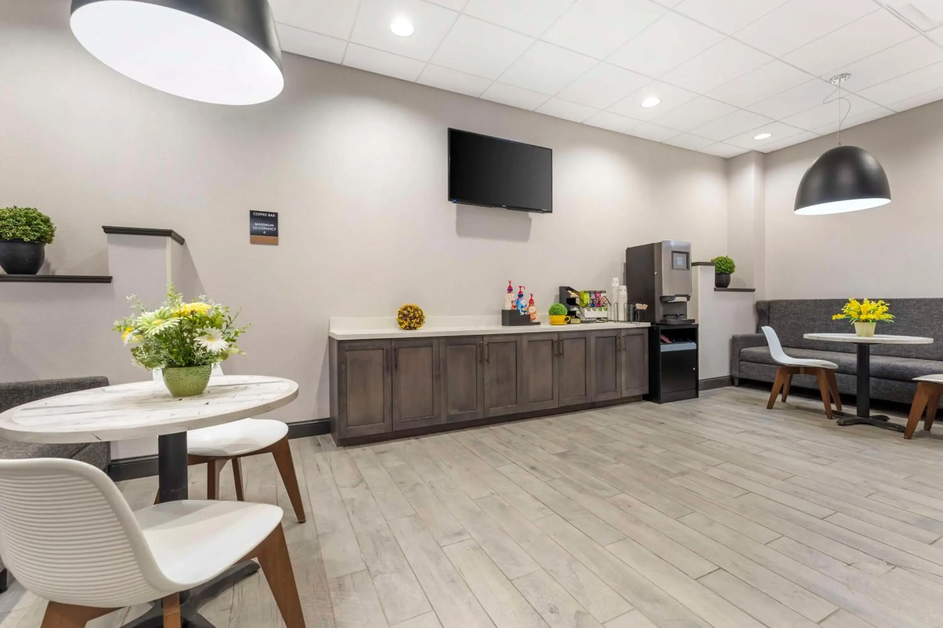 Property building in Best Western Plus Cranberry-Pittsburgh North Property building in Best Western Plus Cranberry-Pittsburgh North