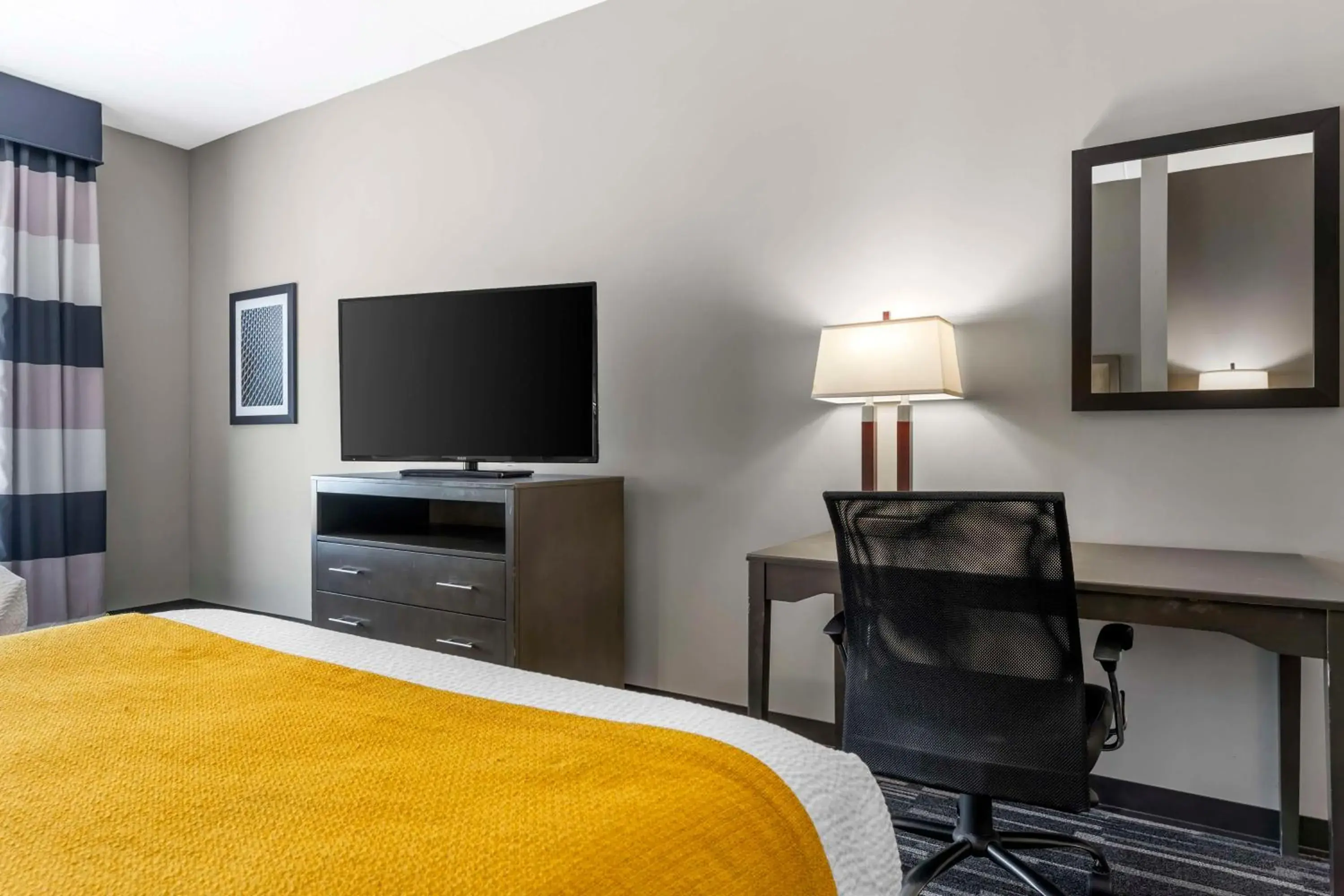 Bedroom, Bed in Best Western Plus Cranberry-Pittsburgh North Bedroom, Bed in Best Western Plus Cranberry-Pittsburgh North