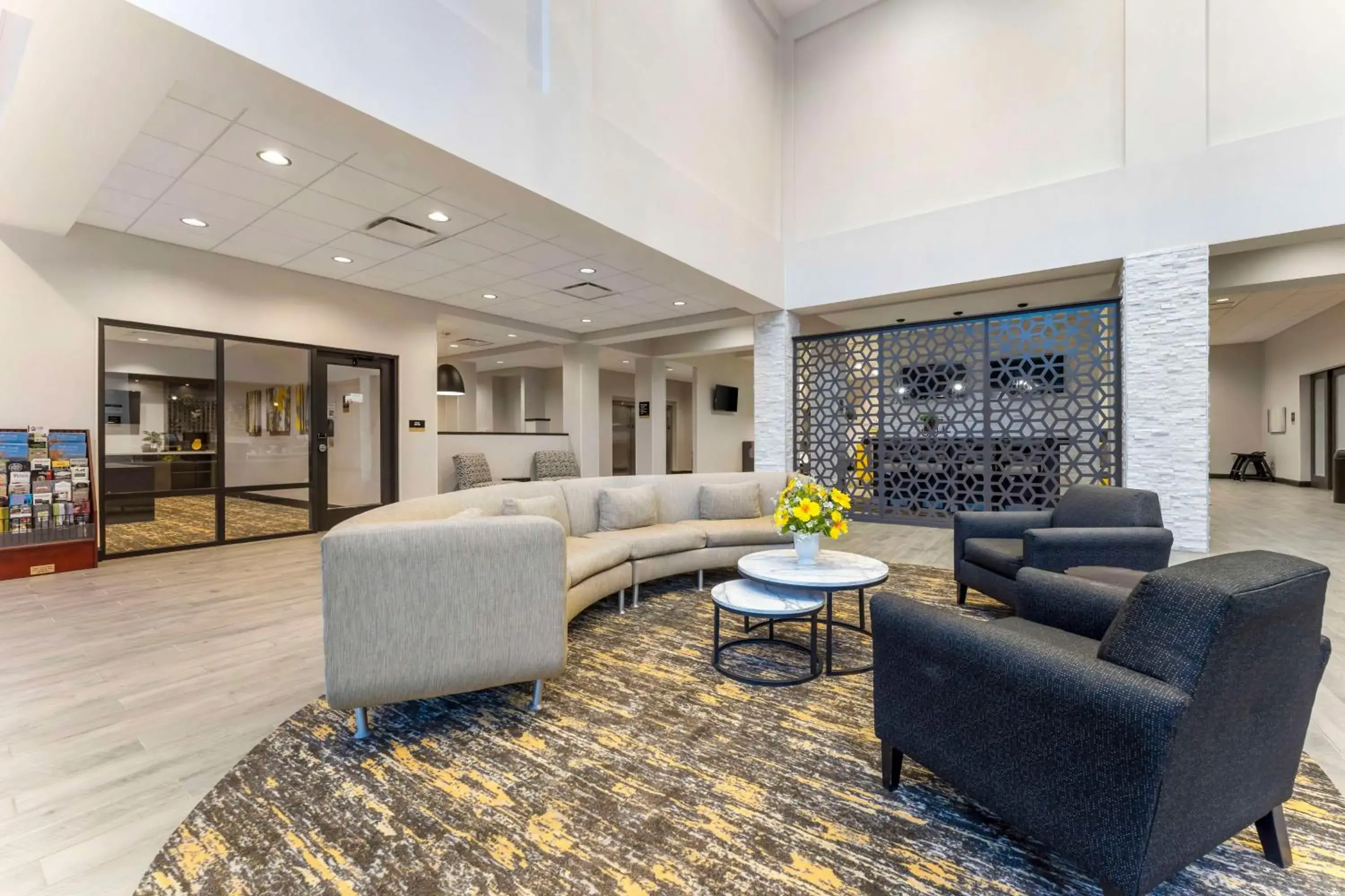 Lobby or reception in Best Western Plus Cranberry-Pittsburgh North Lobby or reception in Best Western Plus Cranberry-Pittsburgh North