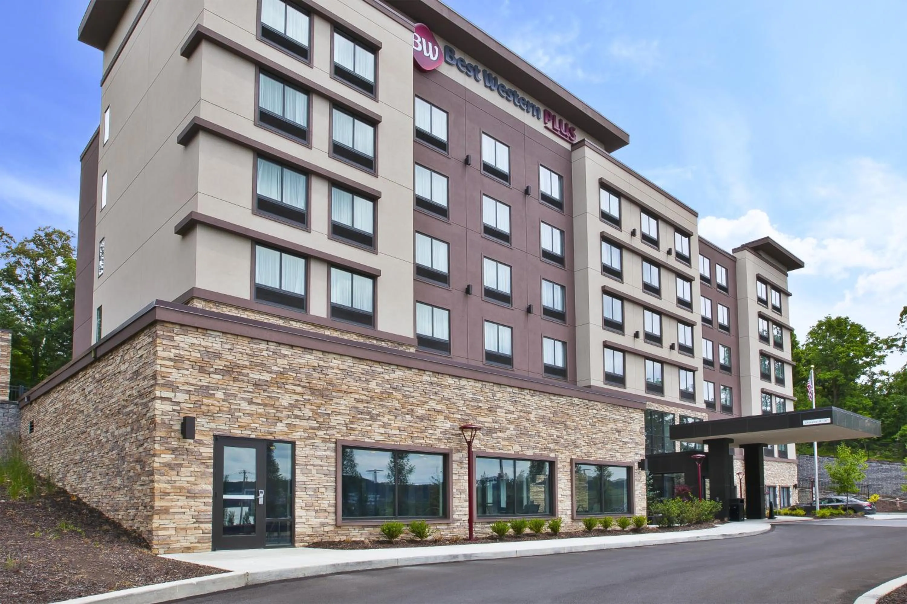 Facade/entrance in Best Western Plus Cranberry-Pittsburgh North