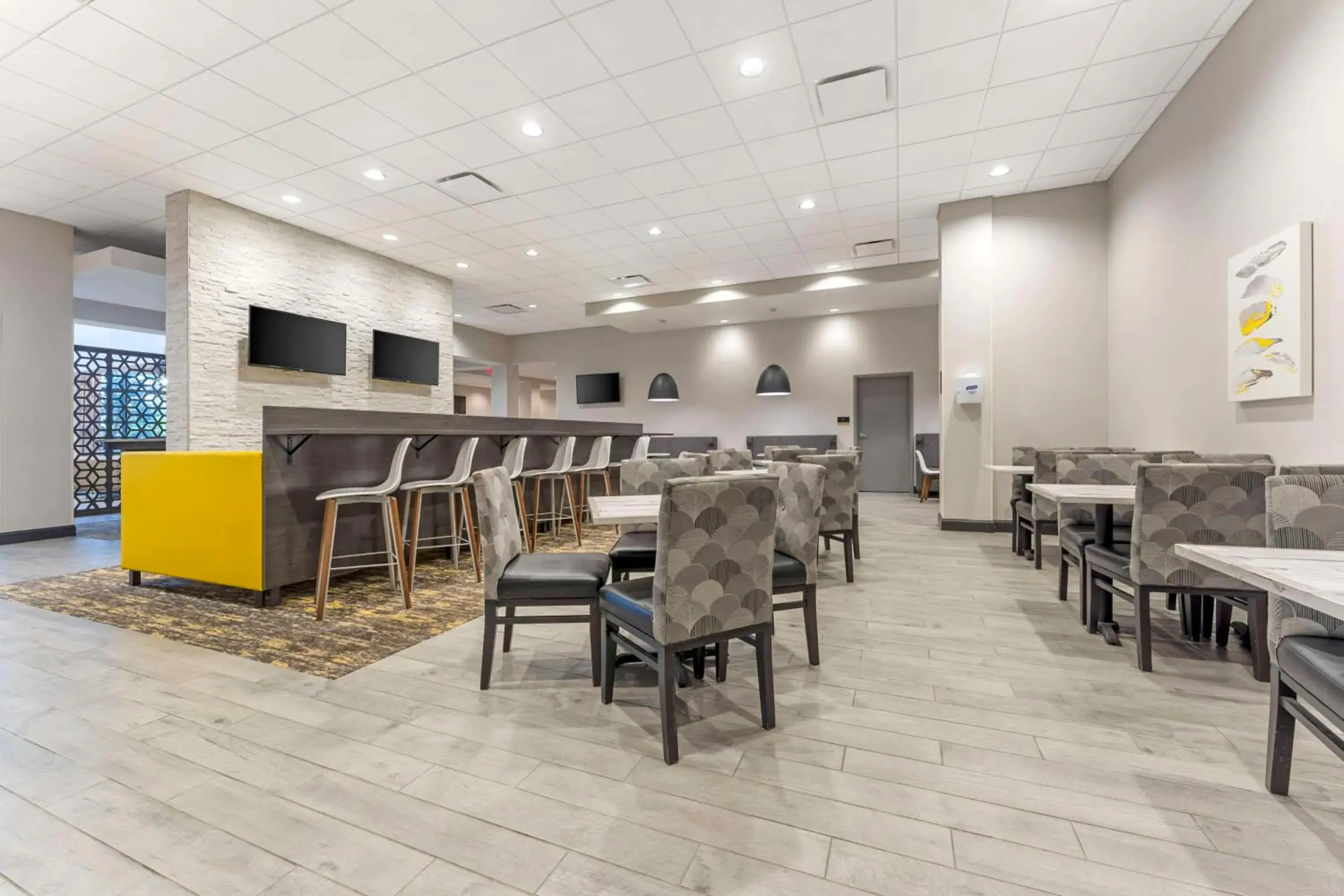 Breakfast in Best Western Plus Cranberry-Pittsburgh North Breakfast in Best Western Plus Cranberry-Pittsburgh North