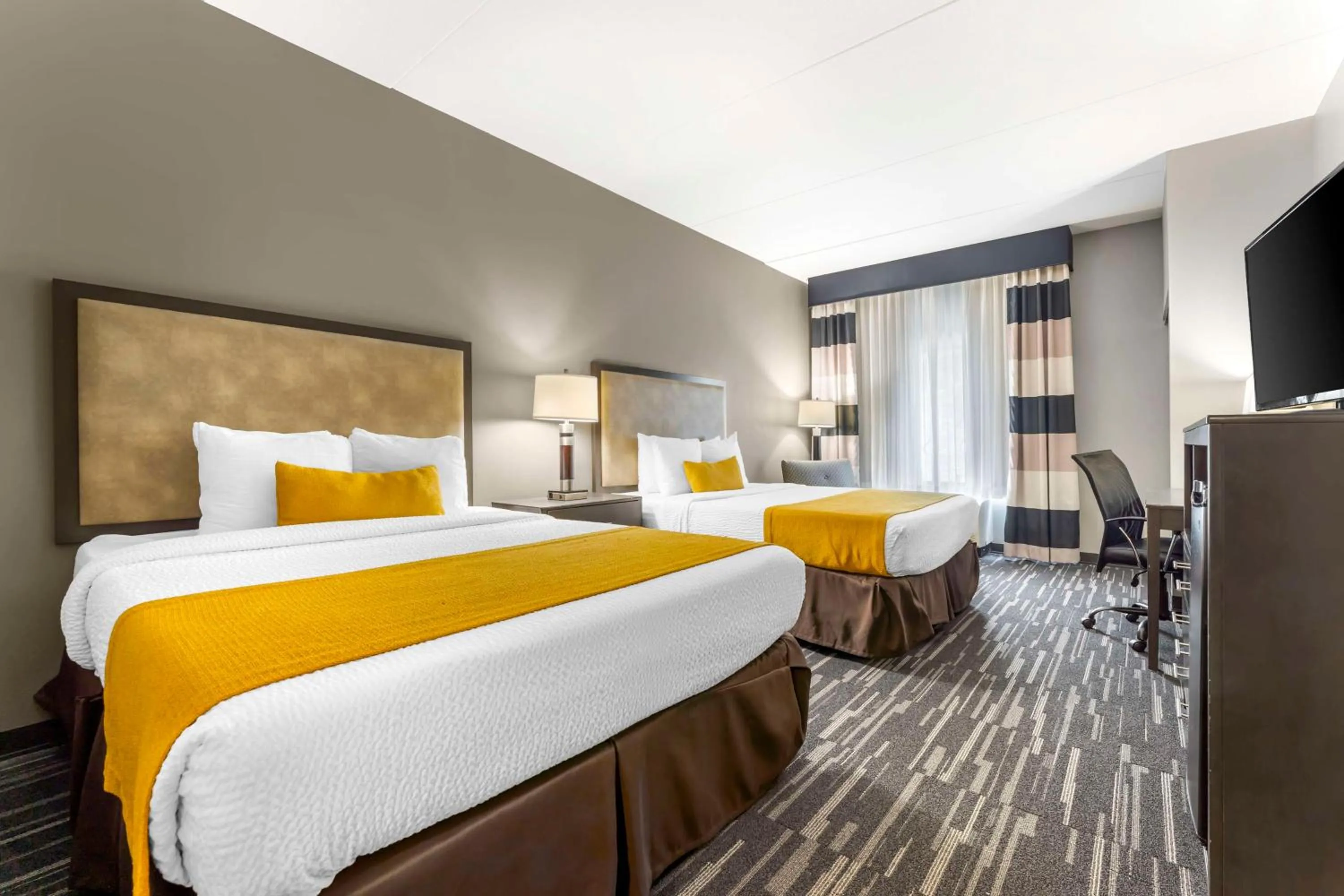 Bedroom in Best Western Plus Cranberry-Pittsburgh North