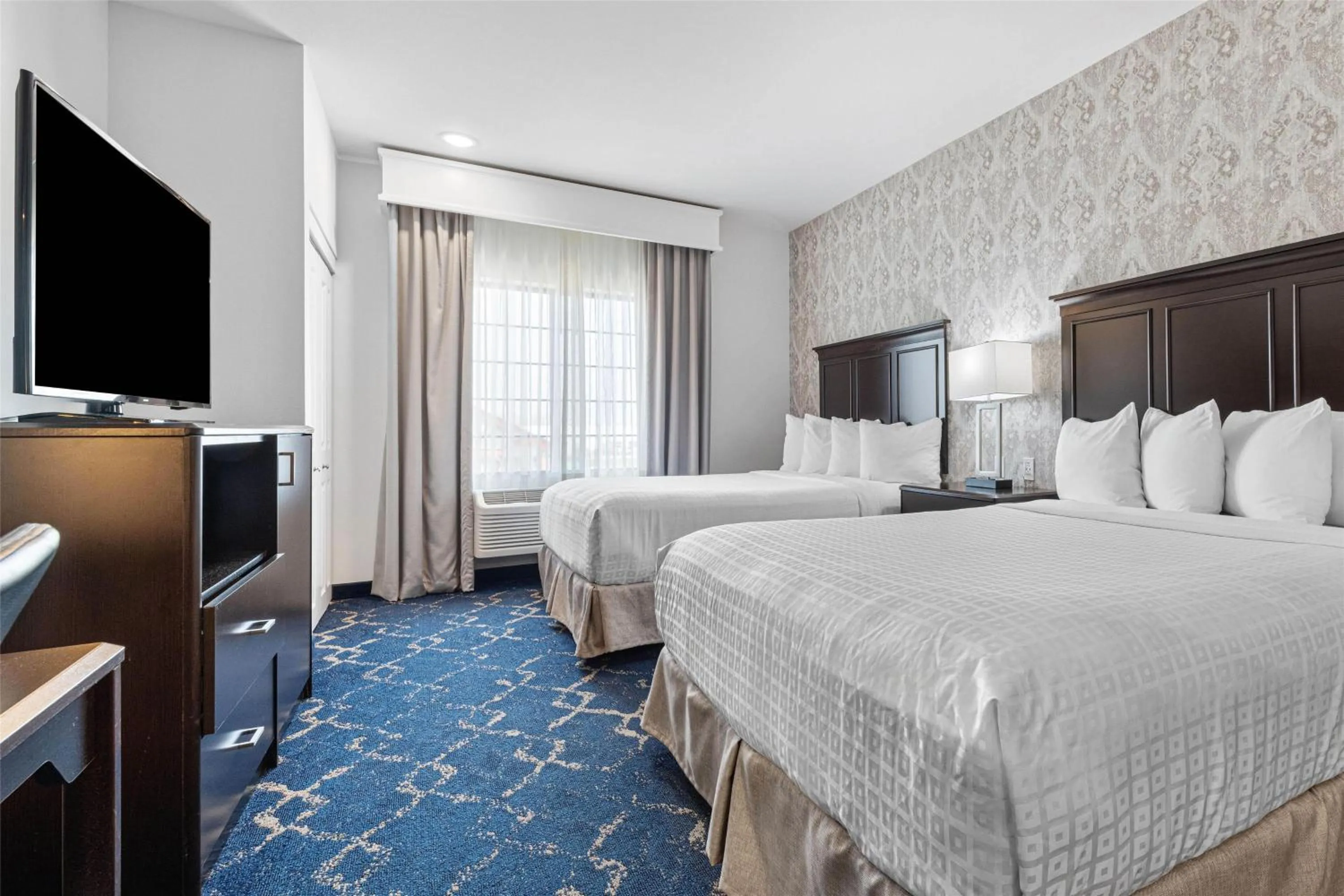 Photo of the whole room, Bed in Best Western Plus New Richmond Inn & Suites