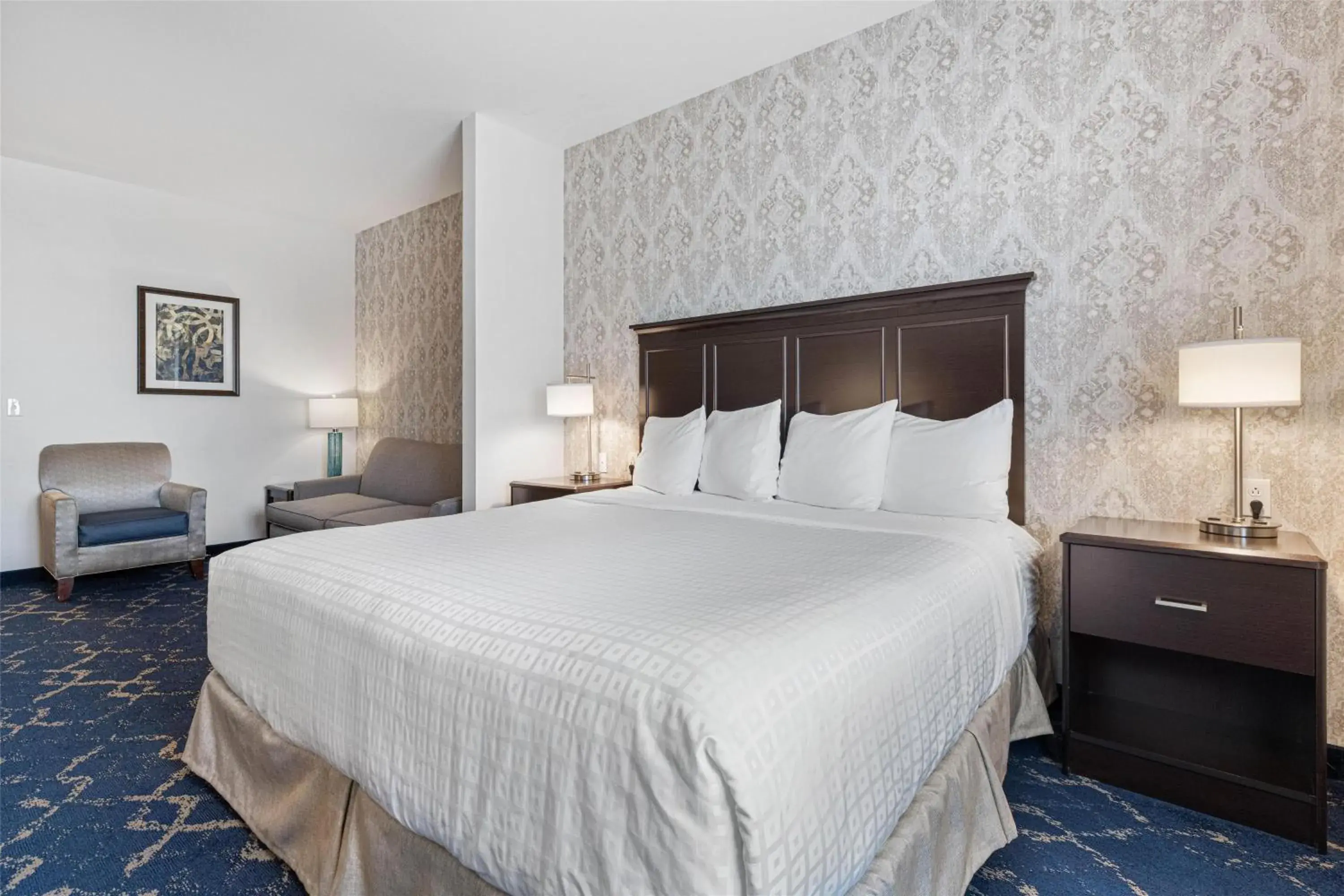 King Suite with Walk-In Shower - Disability Access/Non-Smoking in Best Western Plus New Richmond Inn & Suites King Suite with Walk-In Shower - Disability Access/Non-Smoking in Best Western Plus New Richmond Inn & Suites