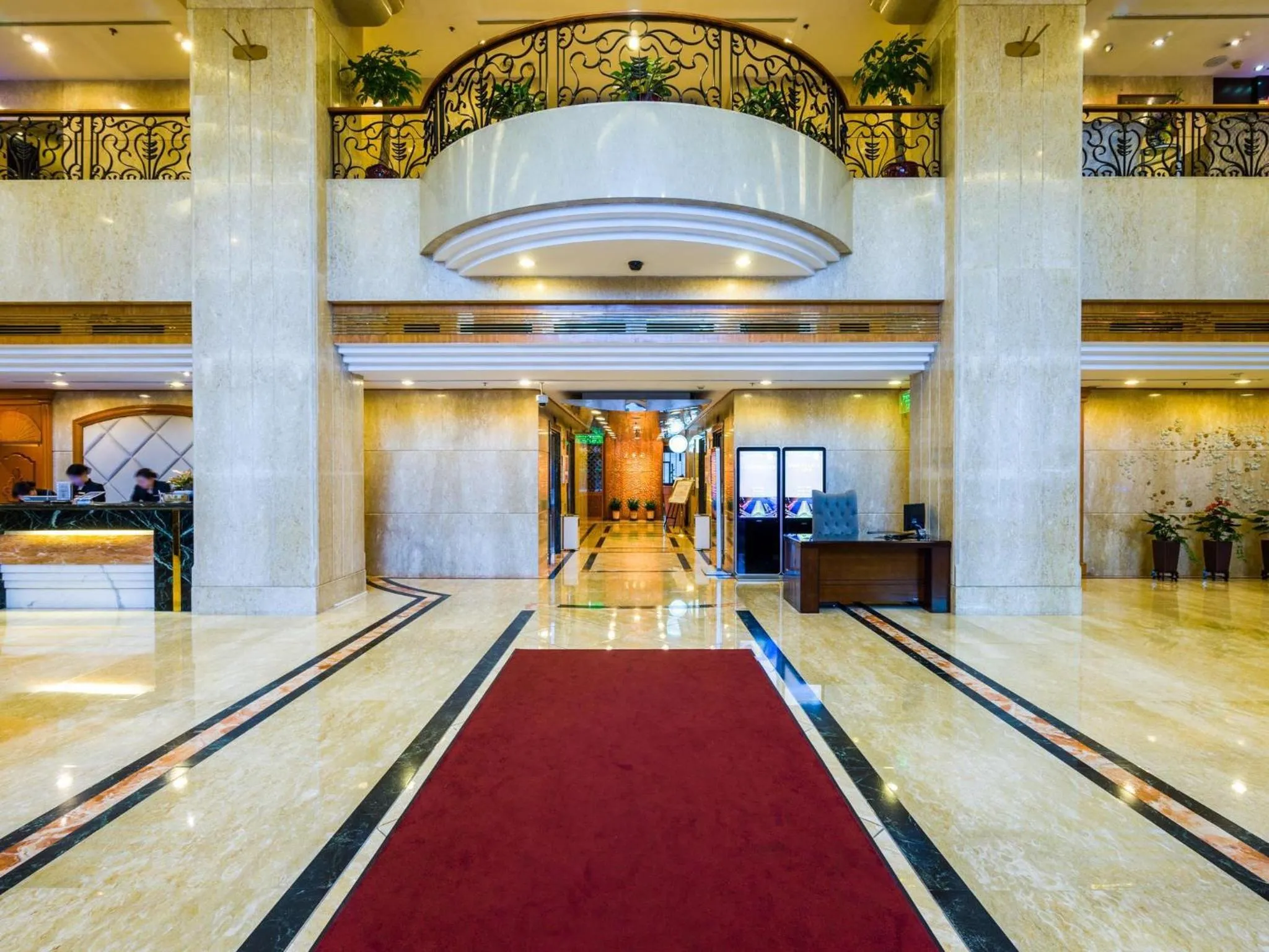 Lobby or reception in China Mayors Plaza