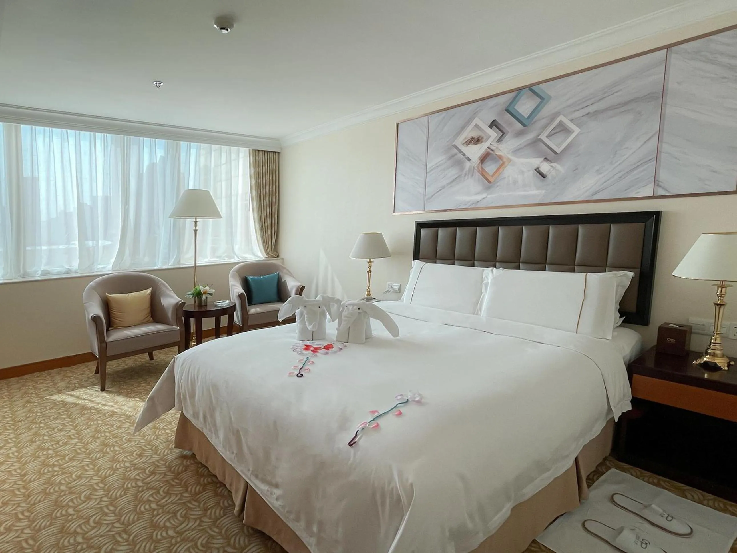 Bed in China Mayors Plaza