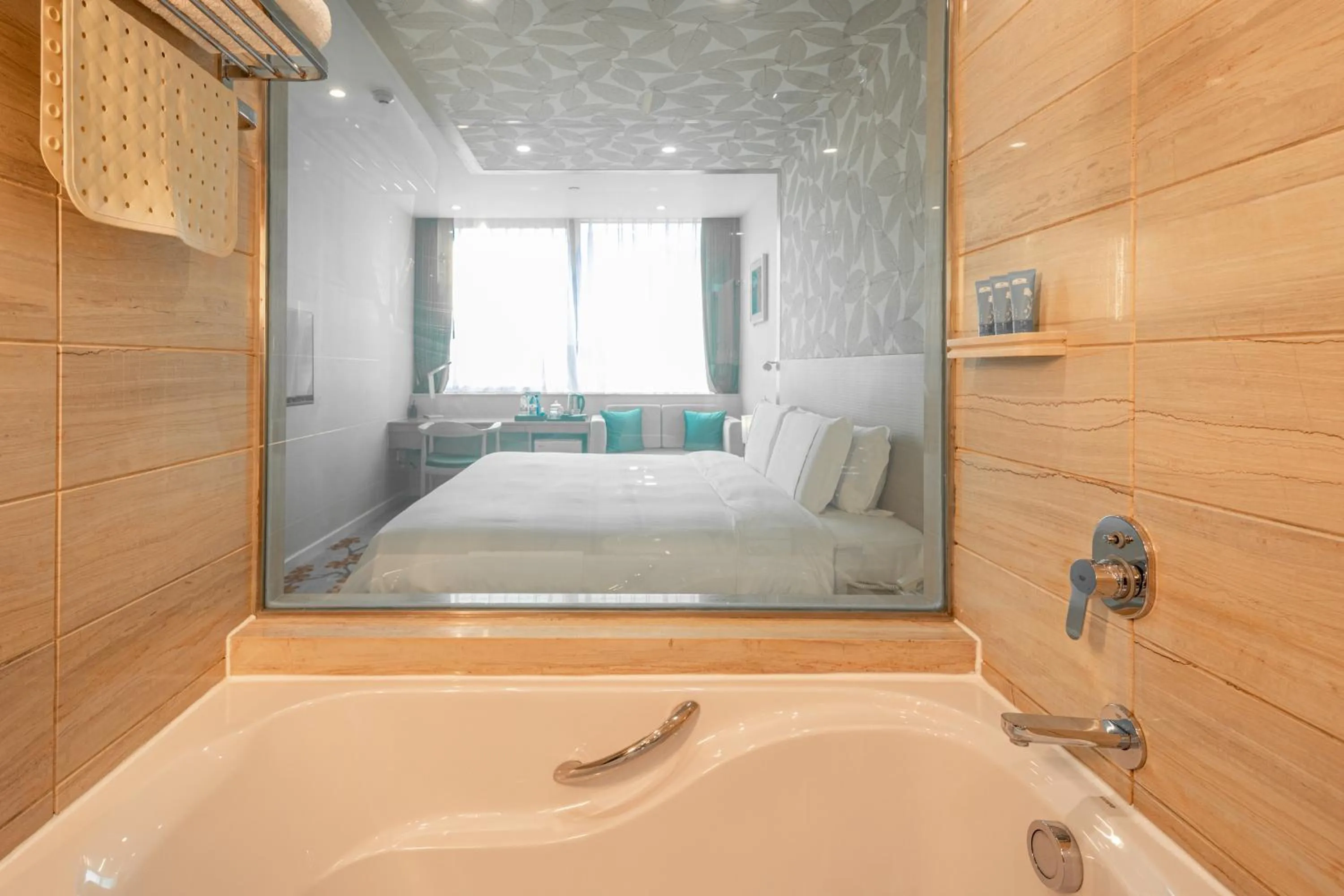 Bed in China Mayors Plaza