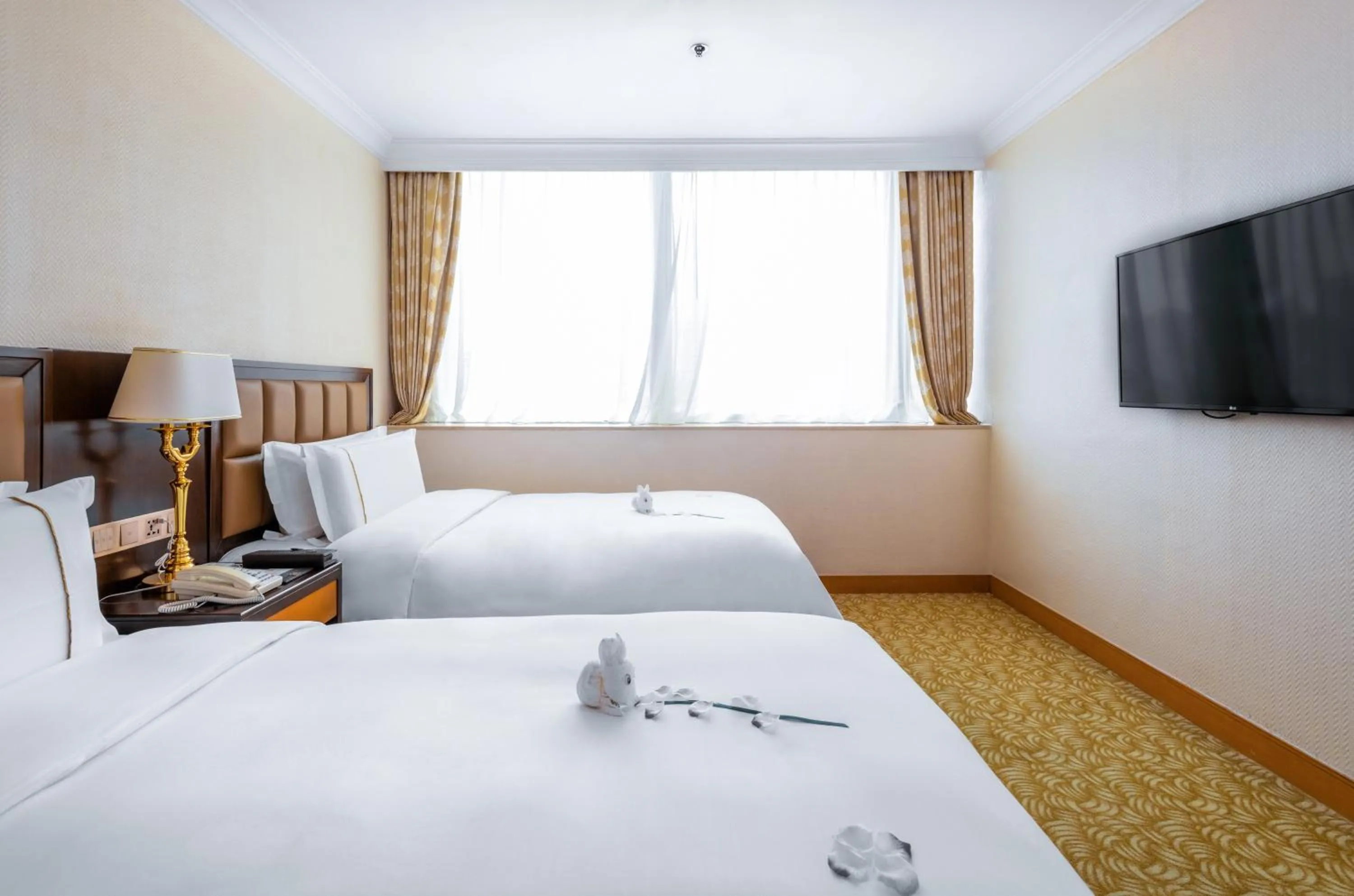 Bedroom, Bed in China Mayors Plaza