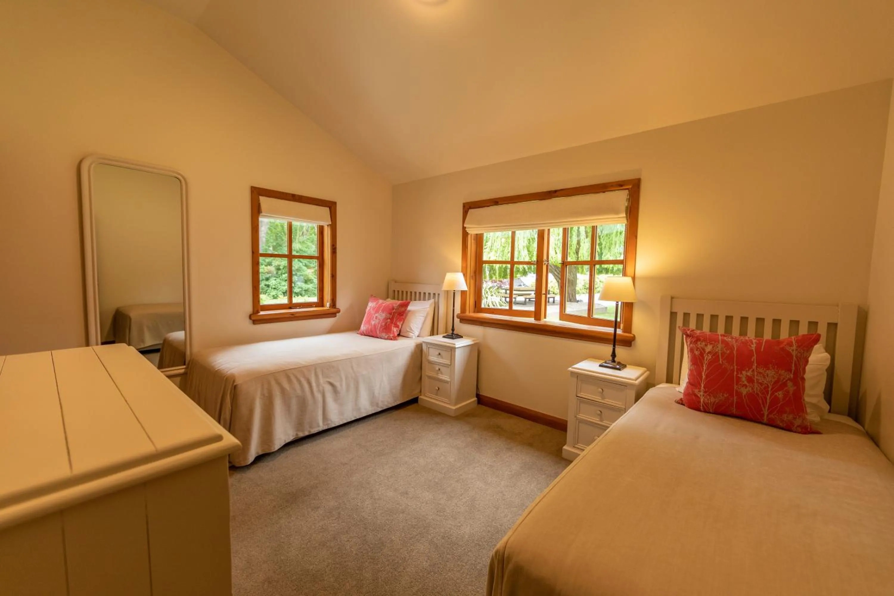 Bed in Wanaka Homestead Lodge & Cottages