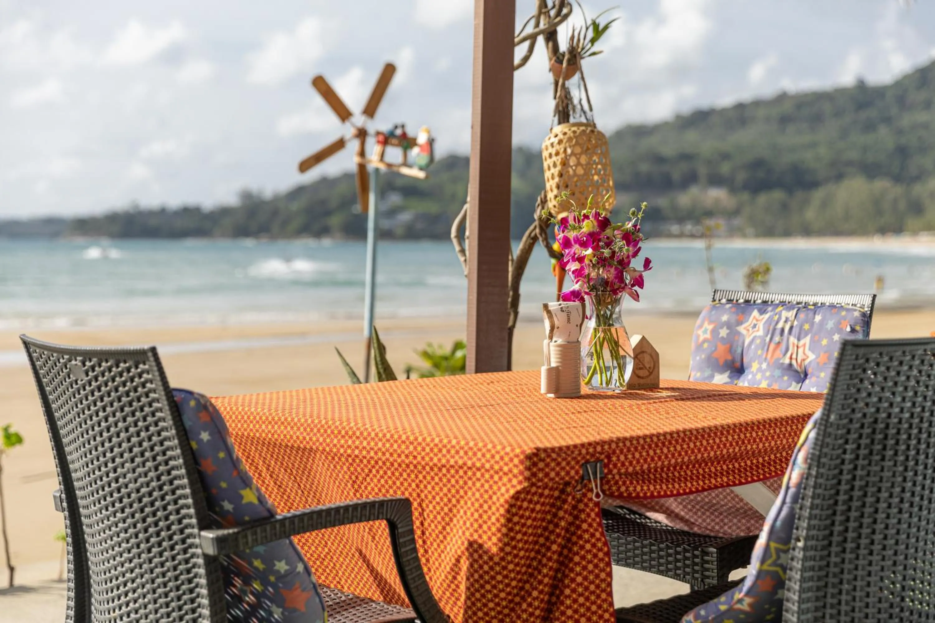 Restaurant/places to eat in Kamala Dreams