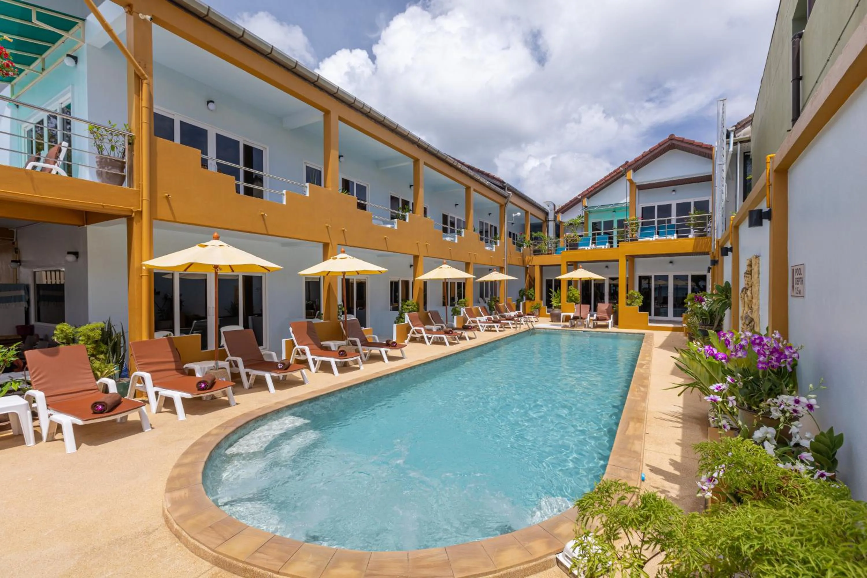 Swimming pool in Kamala Dreams