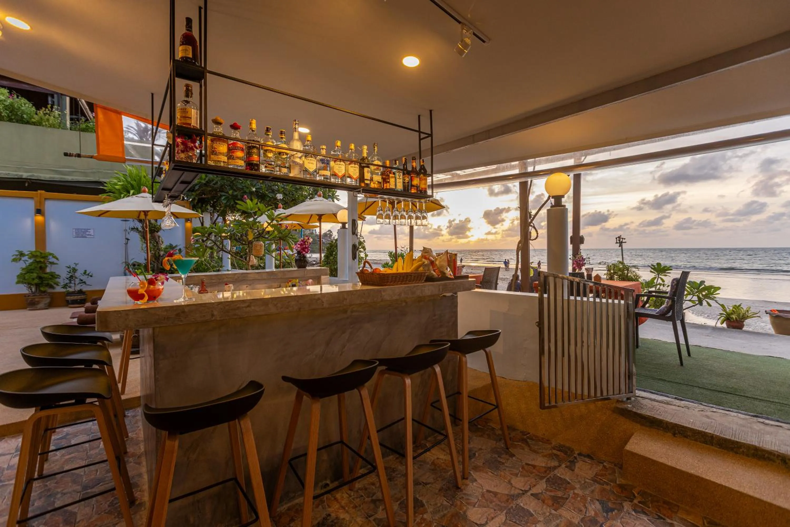 Restaurant/places to eat in Kamala Dreams