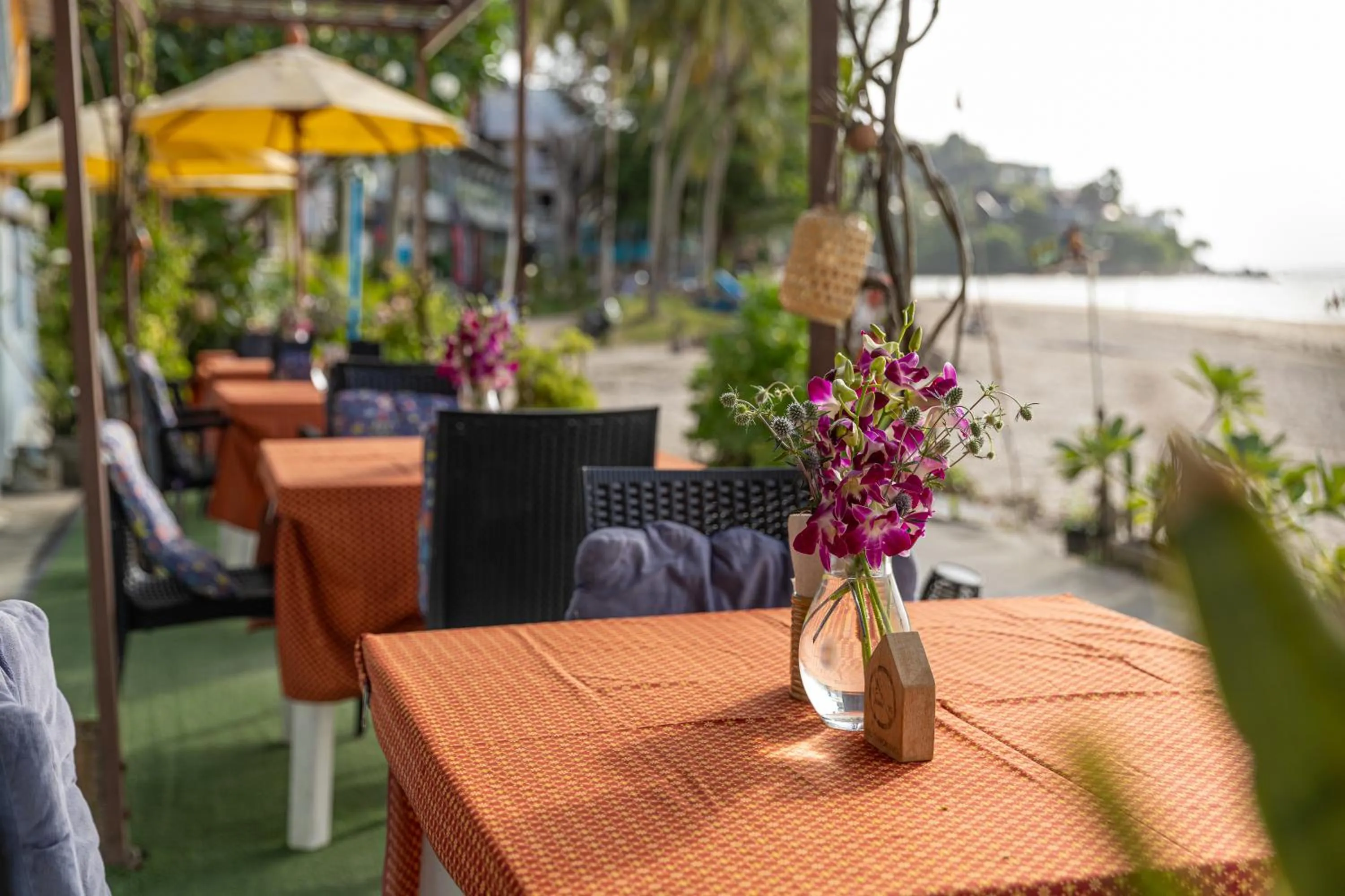 Restaurant/places to eat in Kamala Dreams