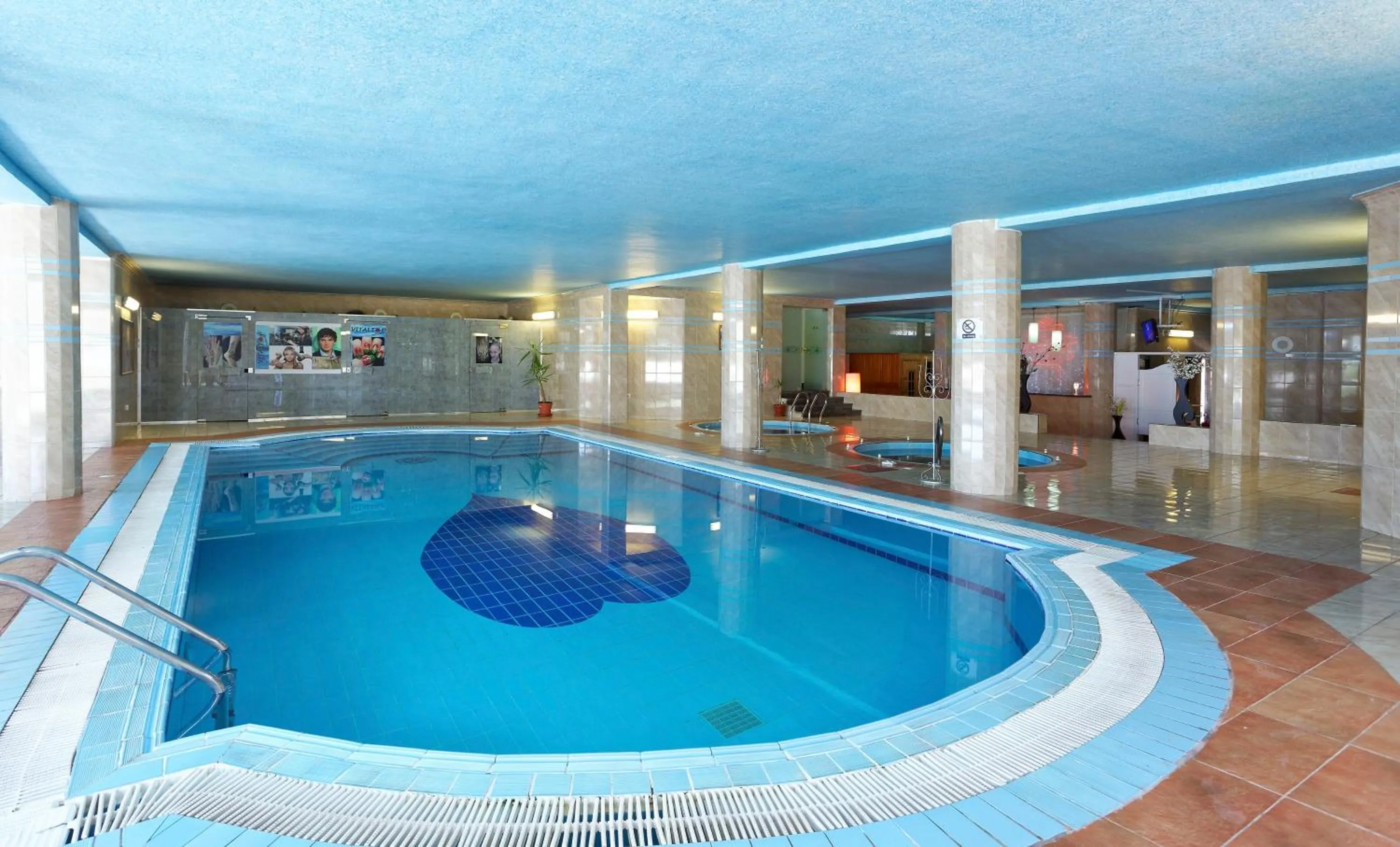 Swimming pool in Pensee Royal Garden Beach Resort