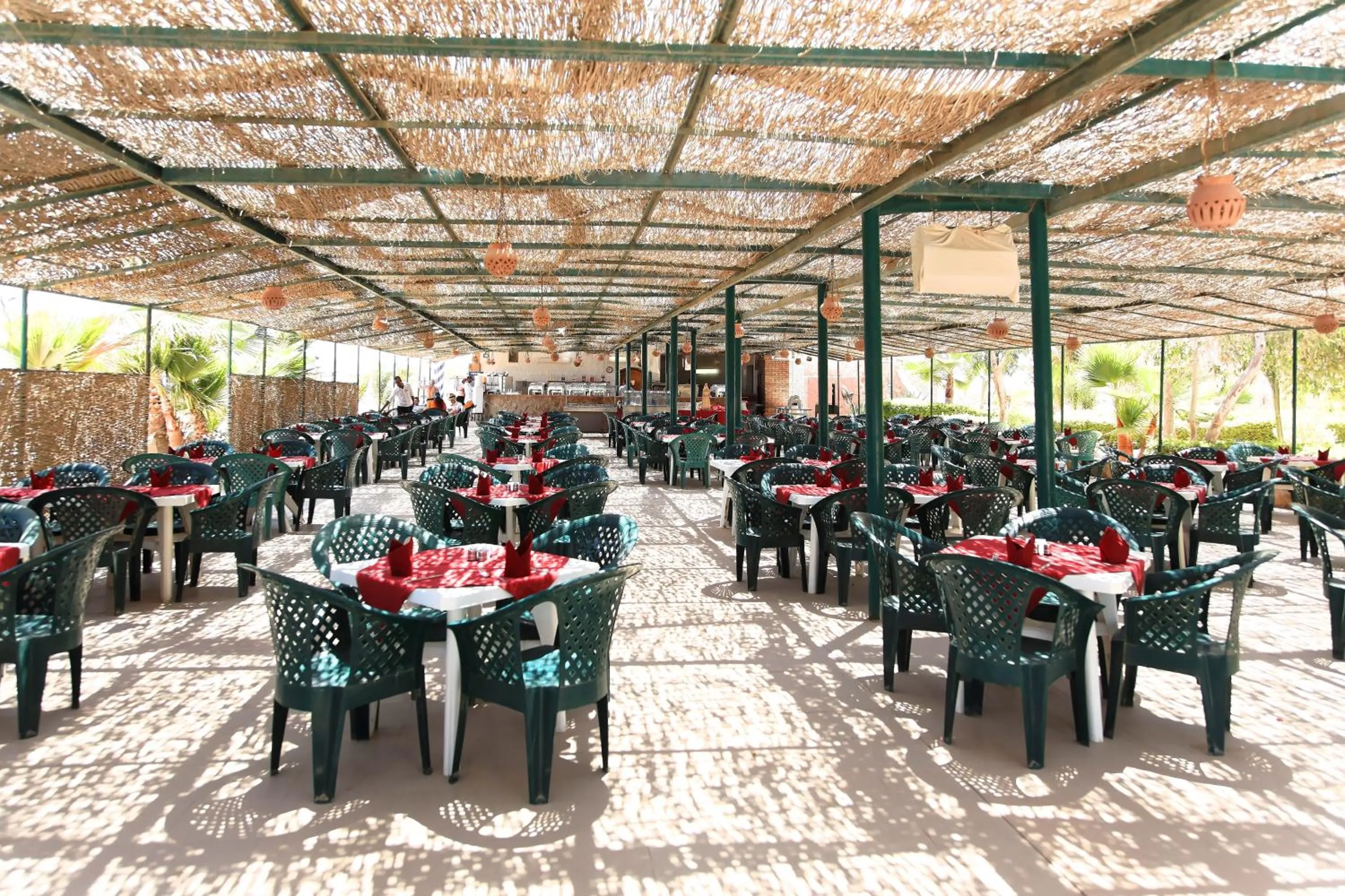Restaurant/places to eat in Pensee Royal Garden Beach Resort