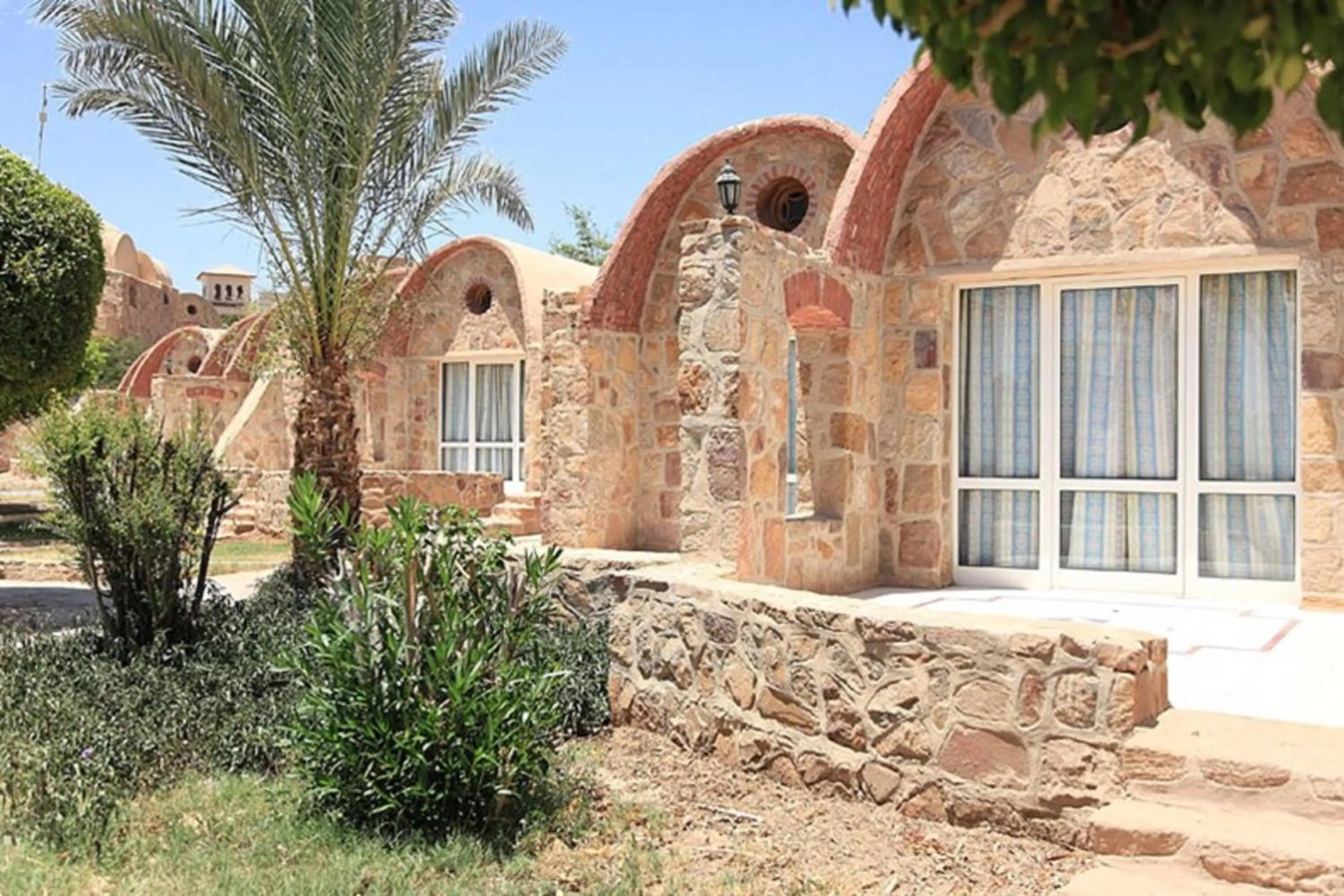 Property building in Pensee Royal Garden Beach Resort