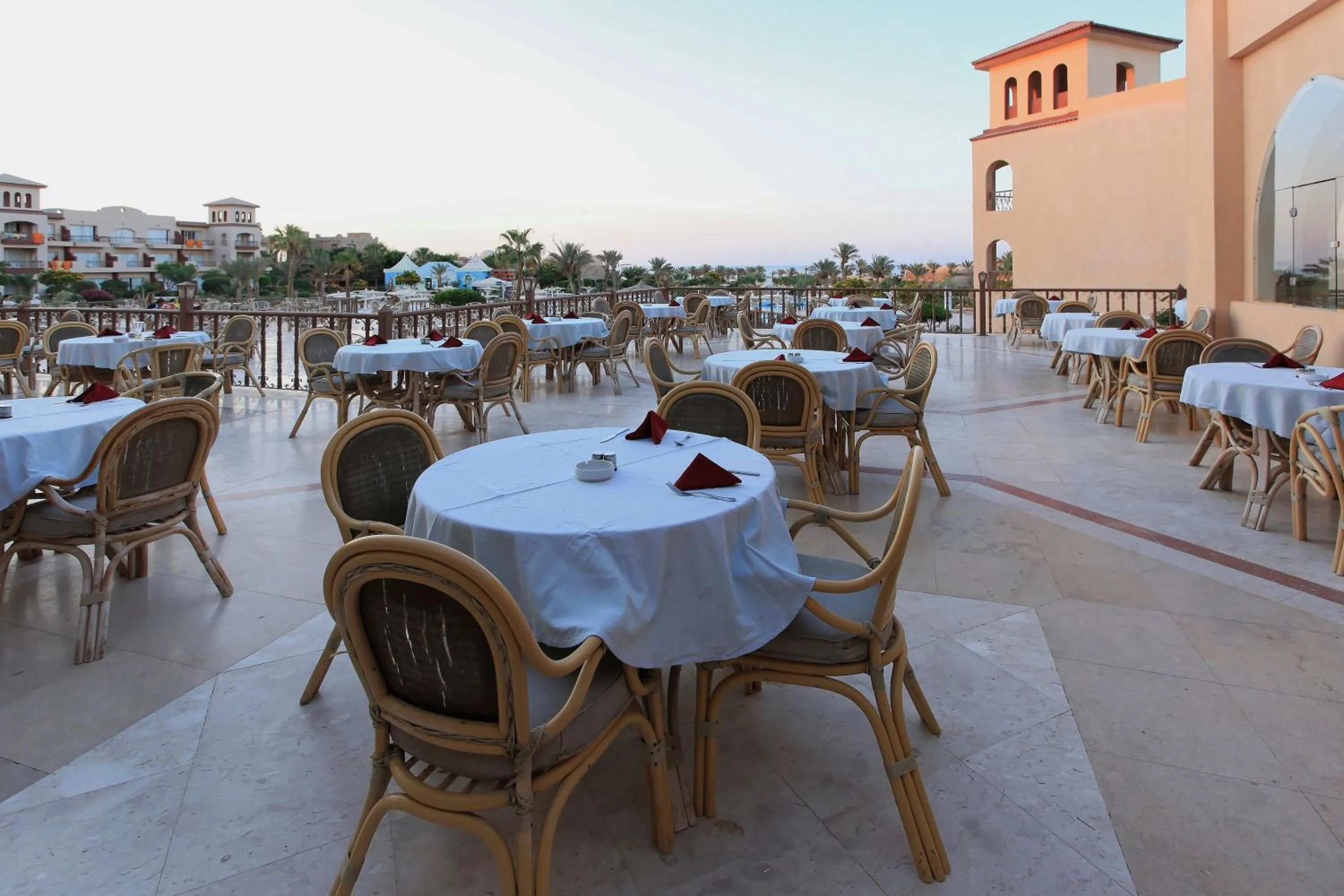 Restaurant/places to eat in Pensee Royal Garden Beach Resort